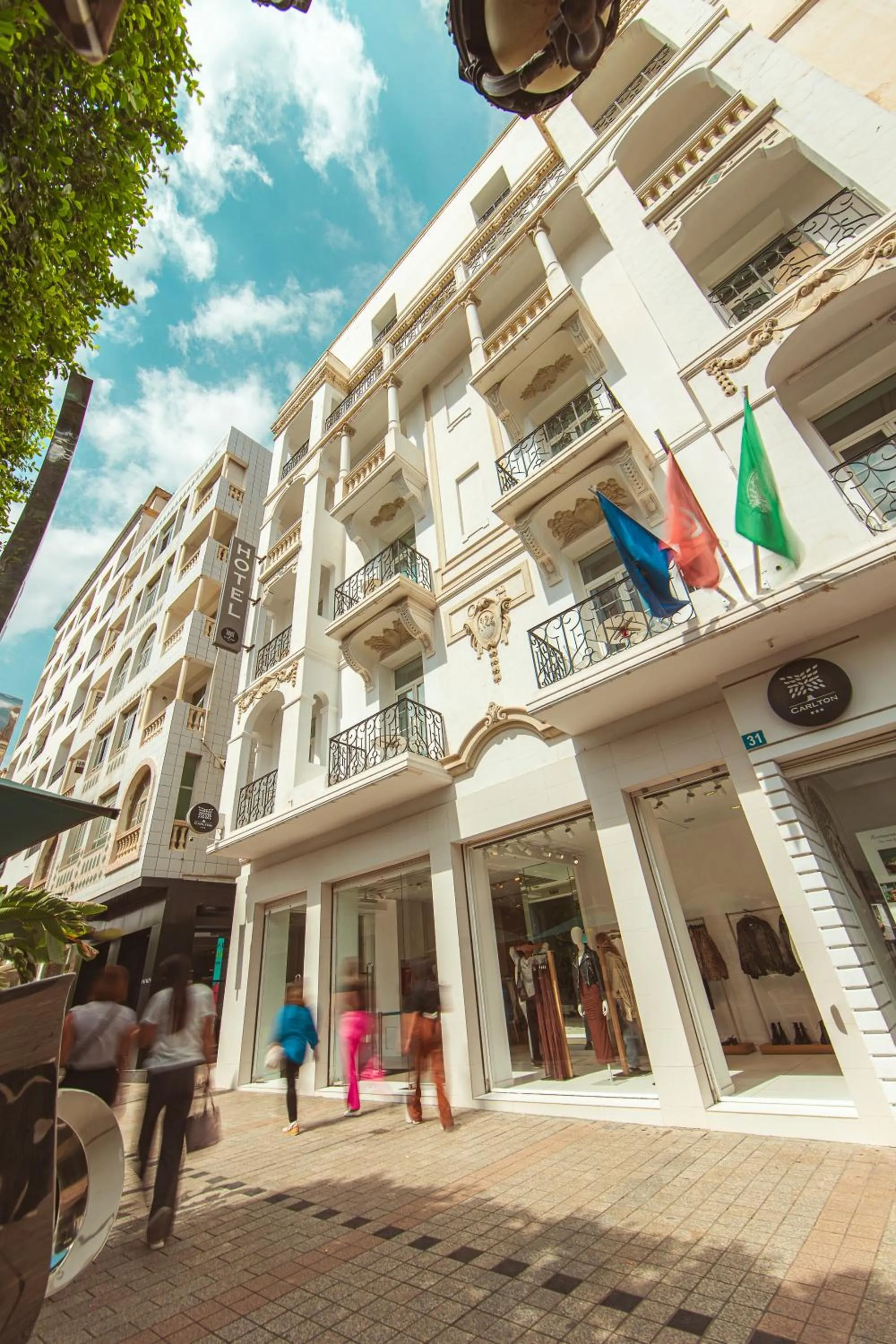 Facade/entrance in Hotel Carlton