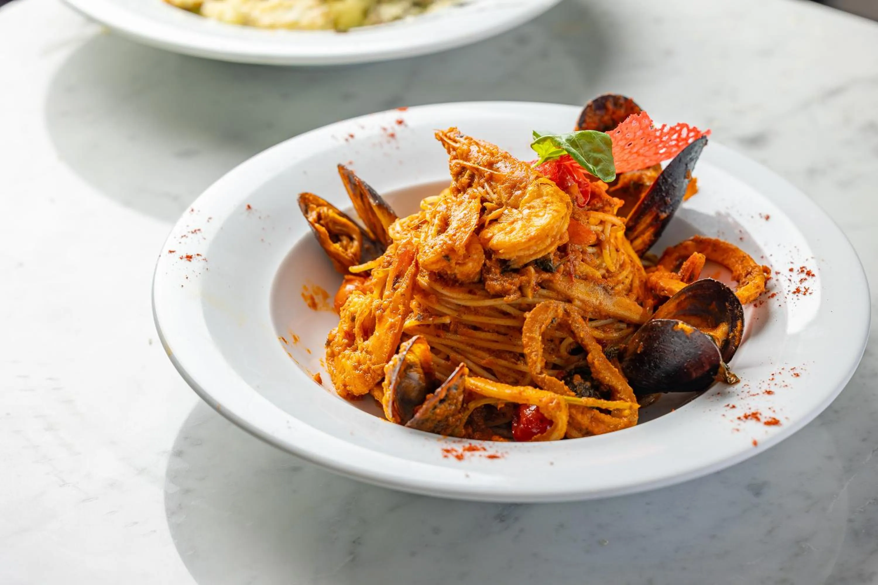 Restaurant/places to eat in Hotel Carlton