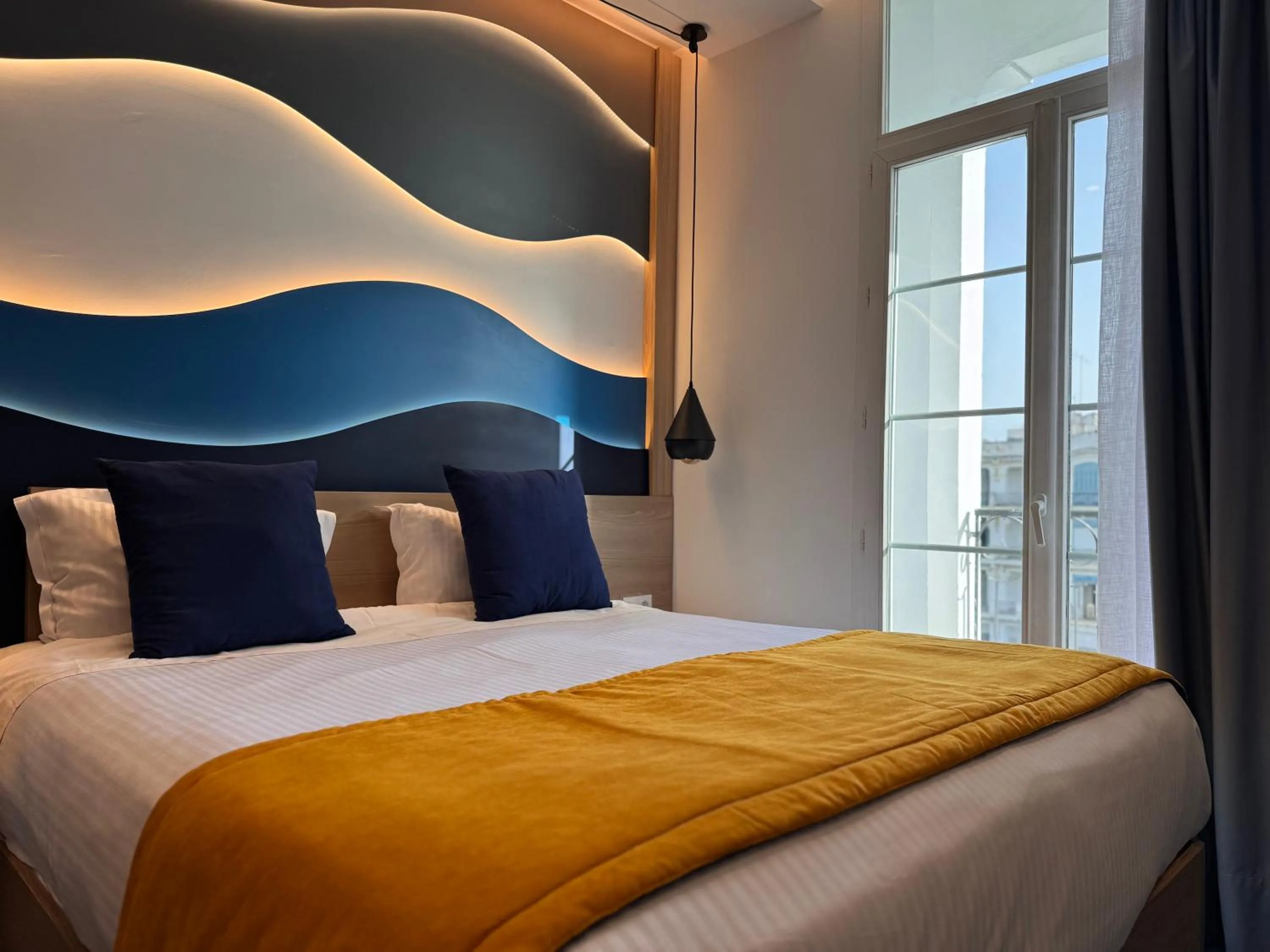 Photo of the whole room, Bed in Hotel Carlton