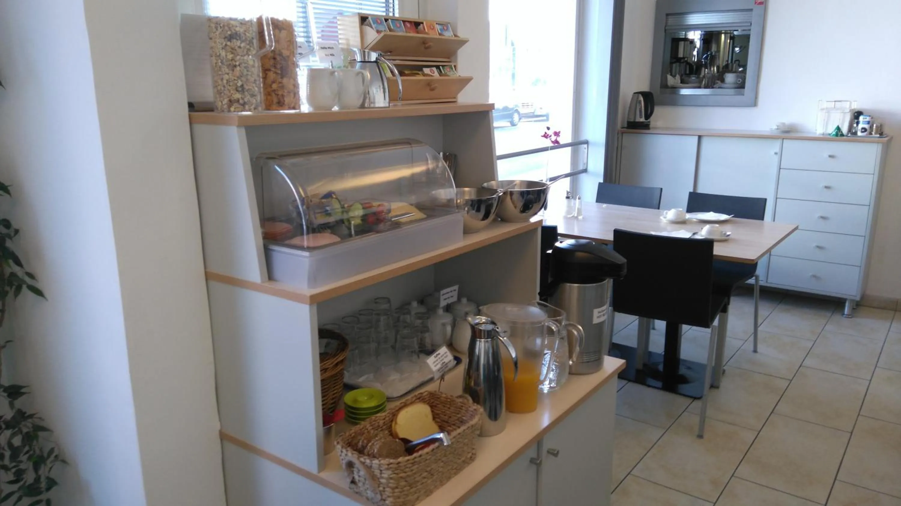 Continental breakfast in Pension Elisabeth - Rooms & Apartments