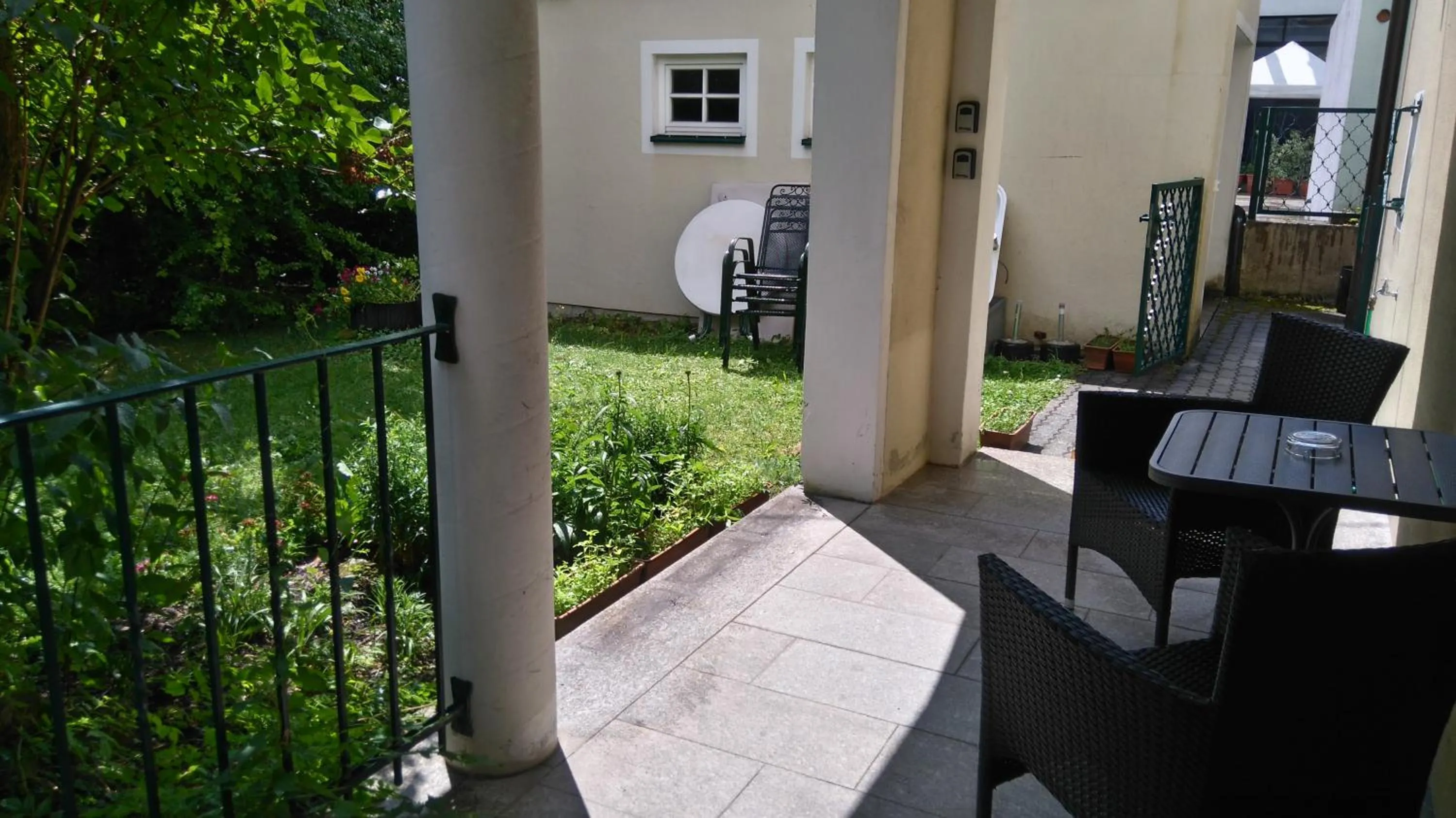 Garden in Pension Elisabeth - Rooms & Apartments