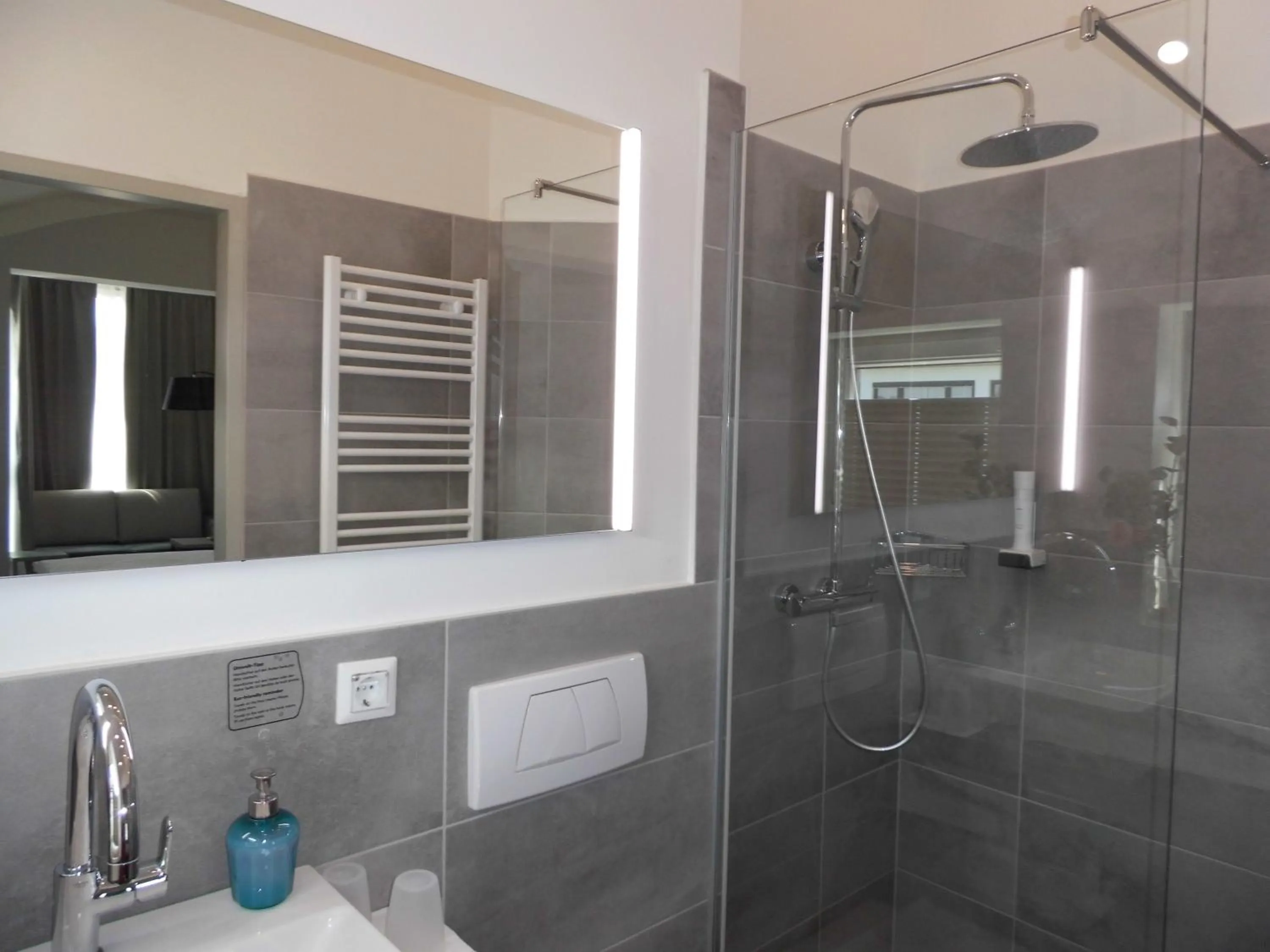 Shower in Pension Elisabeth - Rooms & Apartments