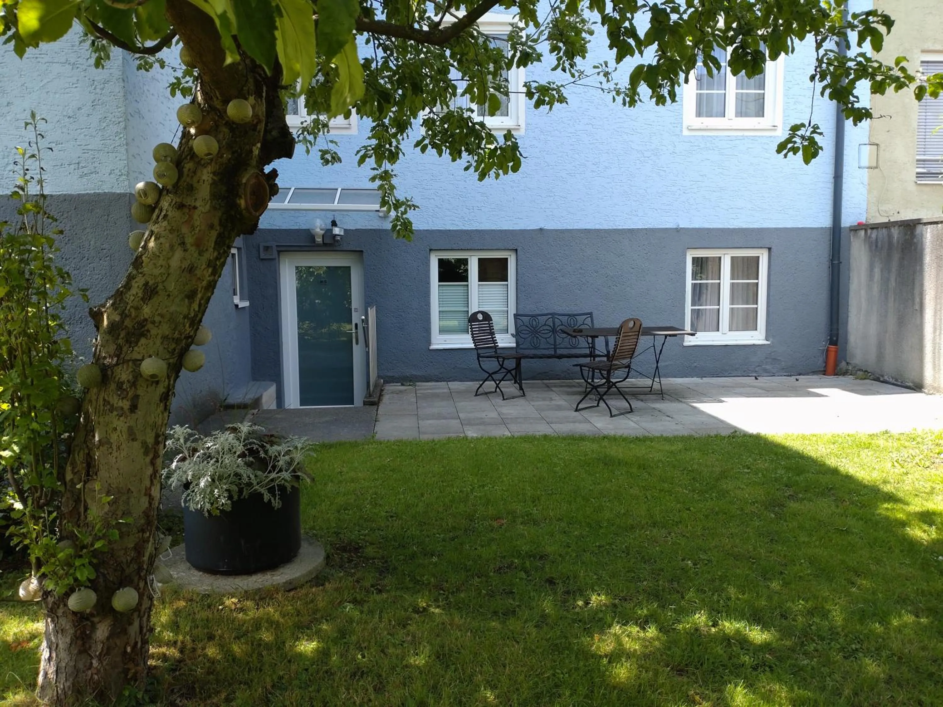 Garden in Pension Elisabeth - Rooms & Apartments