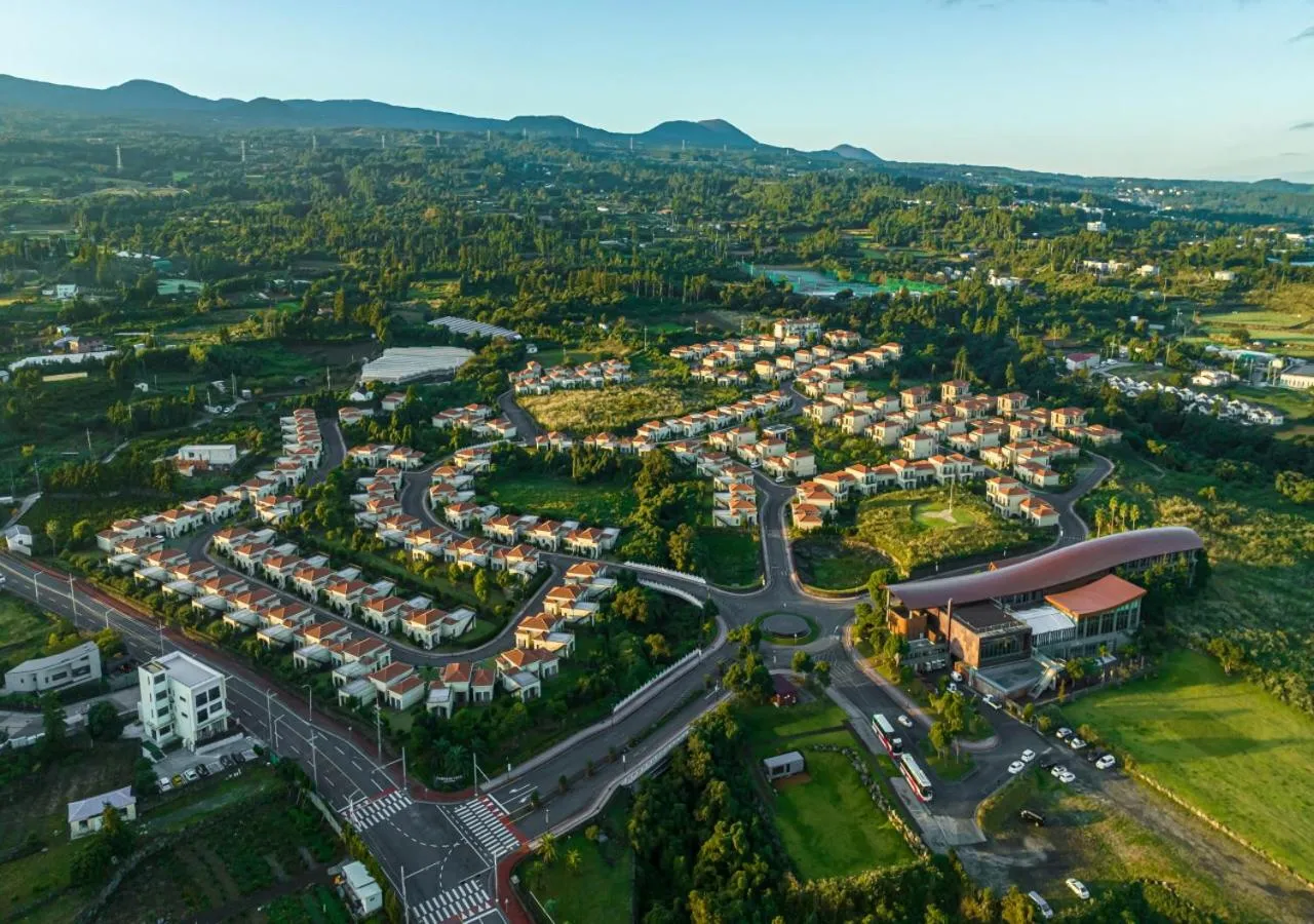 Camphortree Hotel and Resort