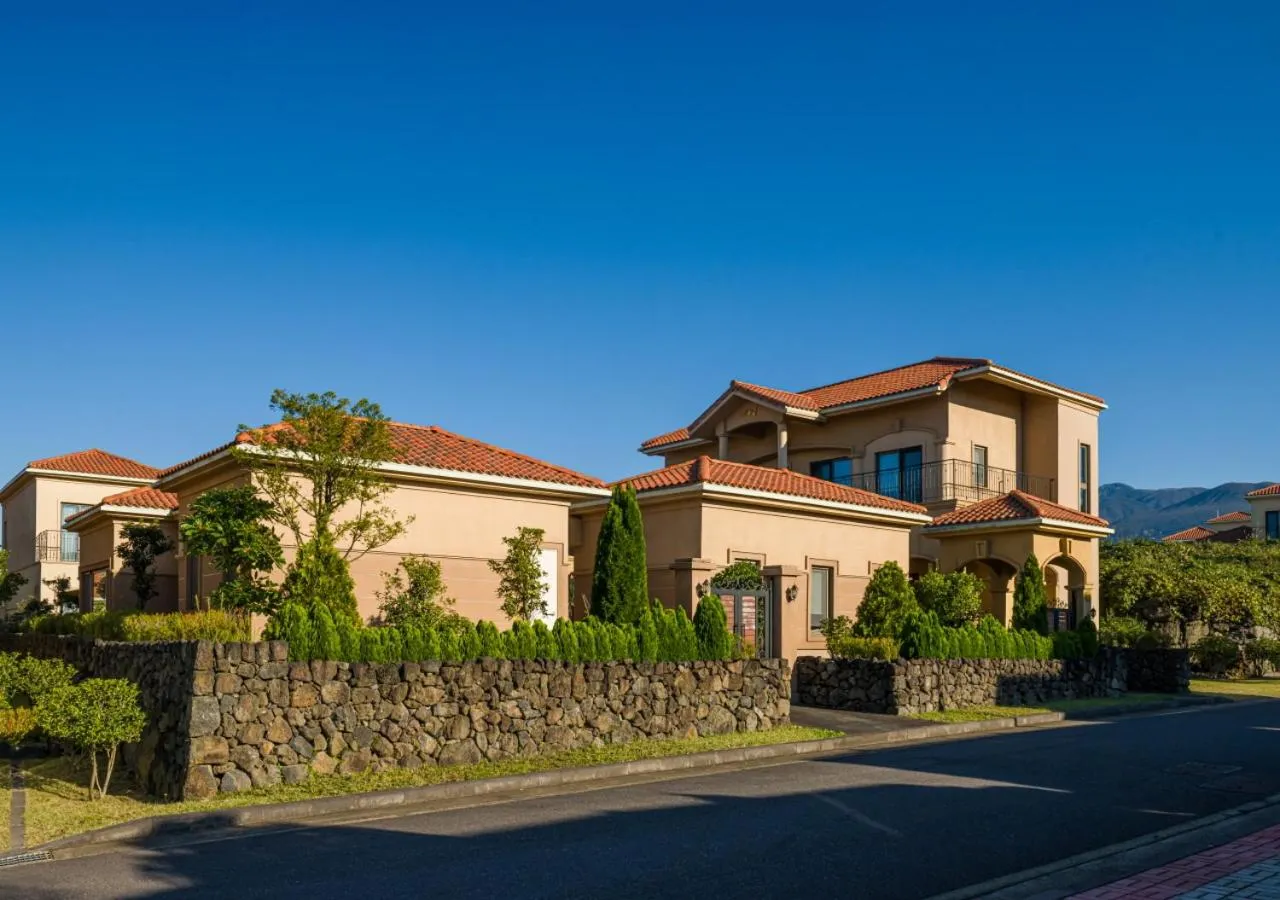 Camphortree Hotel and Resort