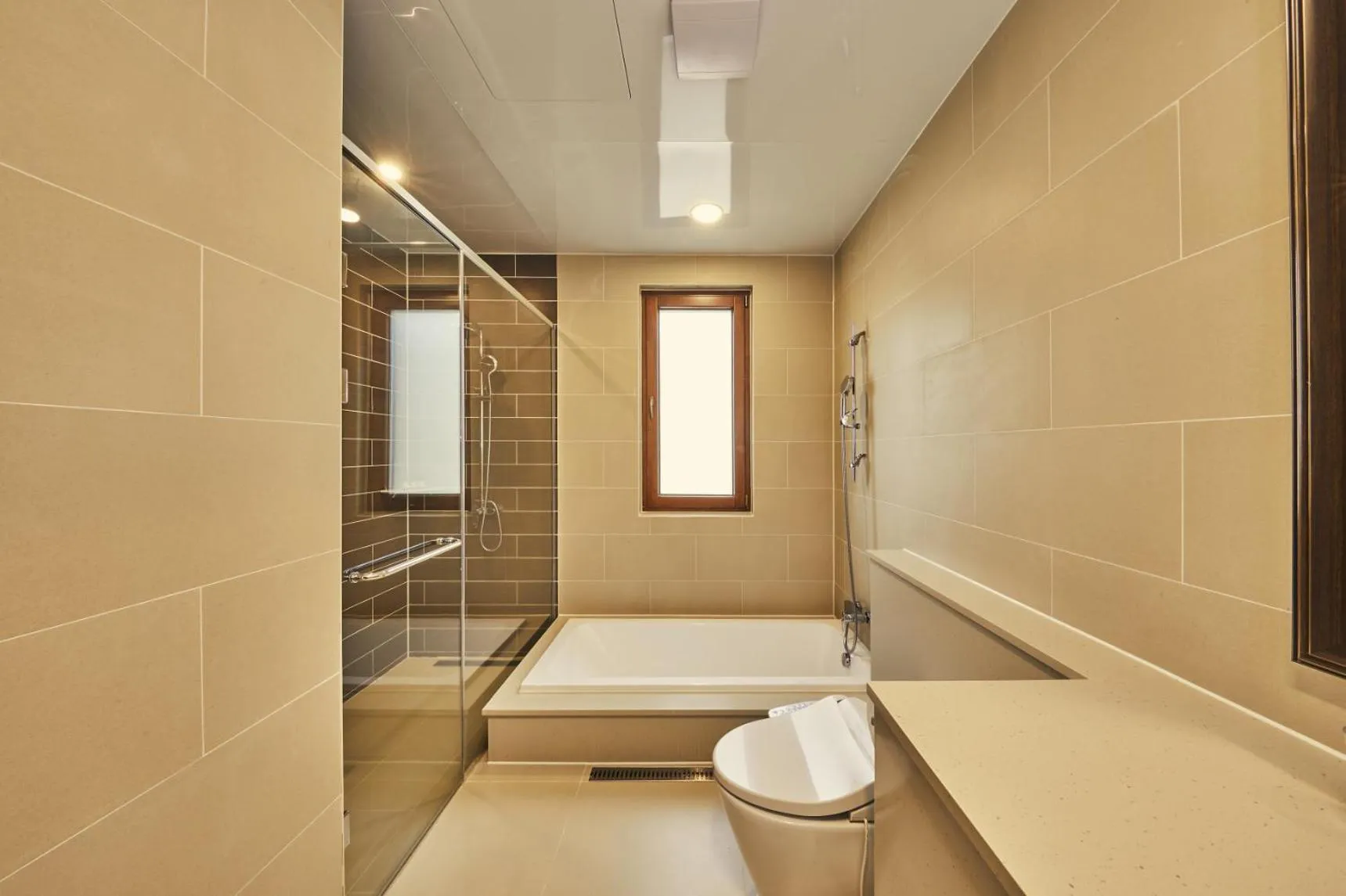 Camphortree Hotel and Resort