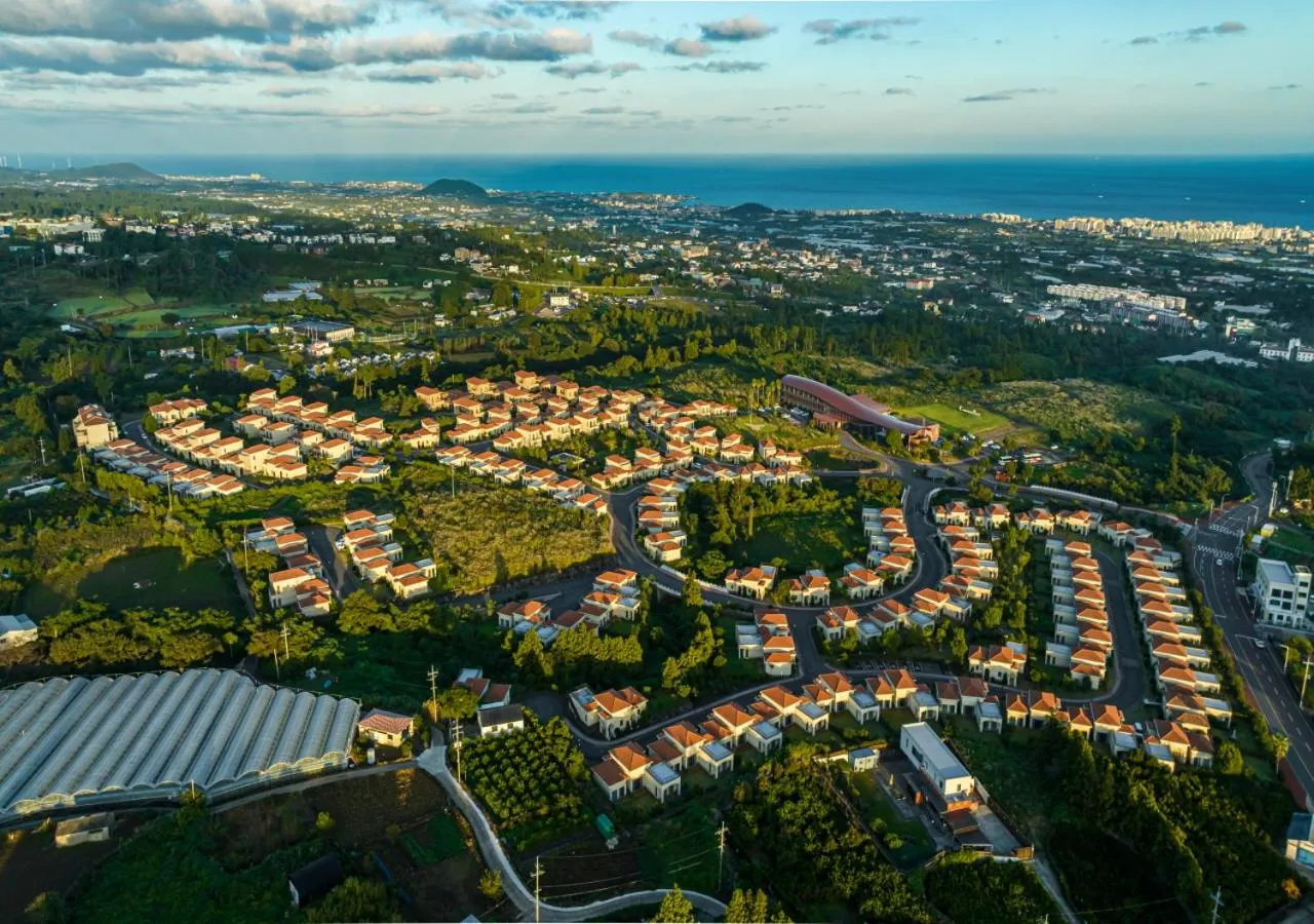 Camphortree Hotel and Resort