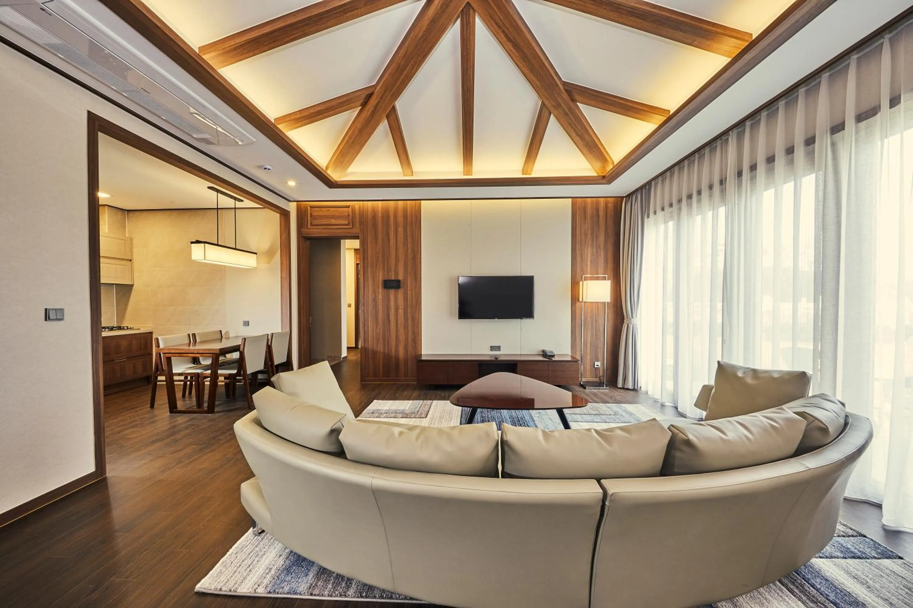 Camphortree Hotel and Resort