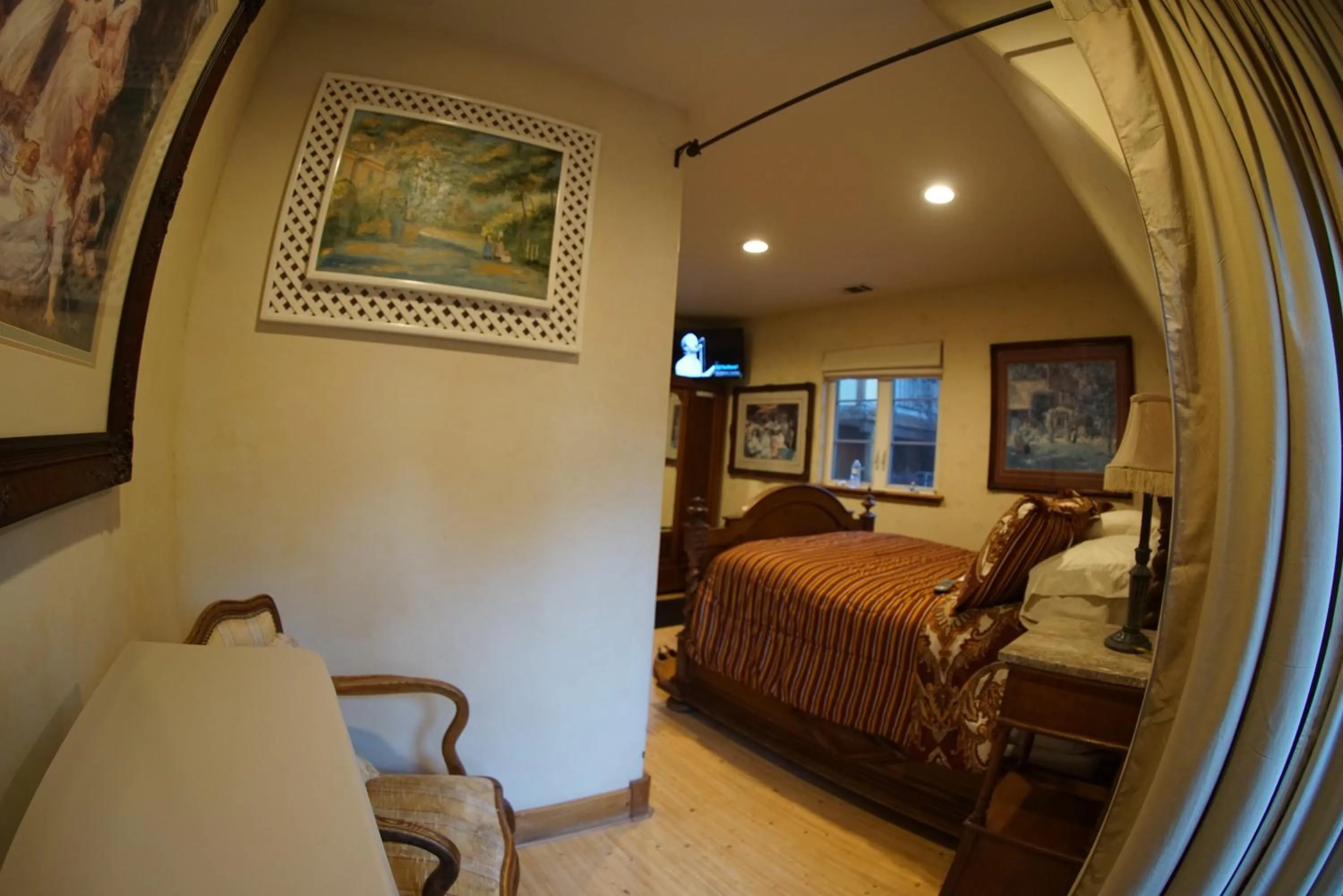 Bed in FLEUR DE LAC EUROPERAN INn