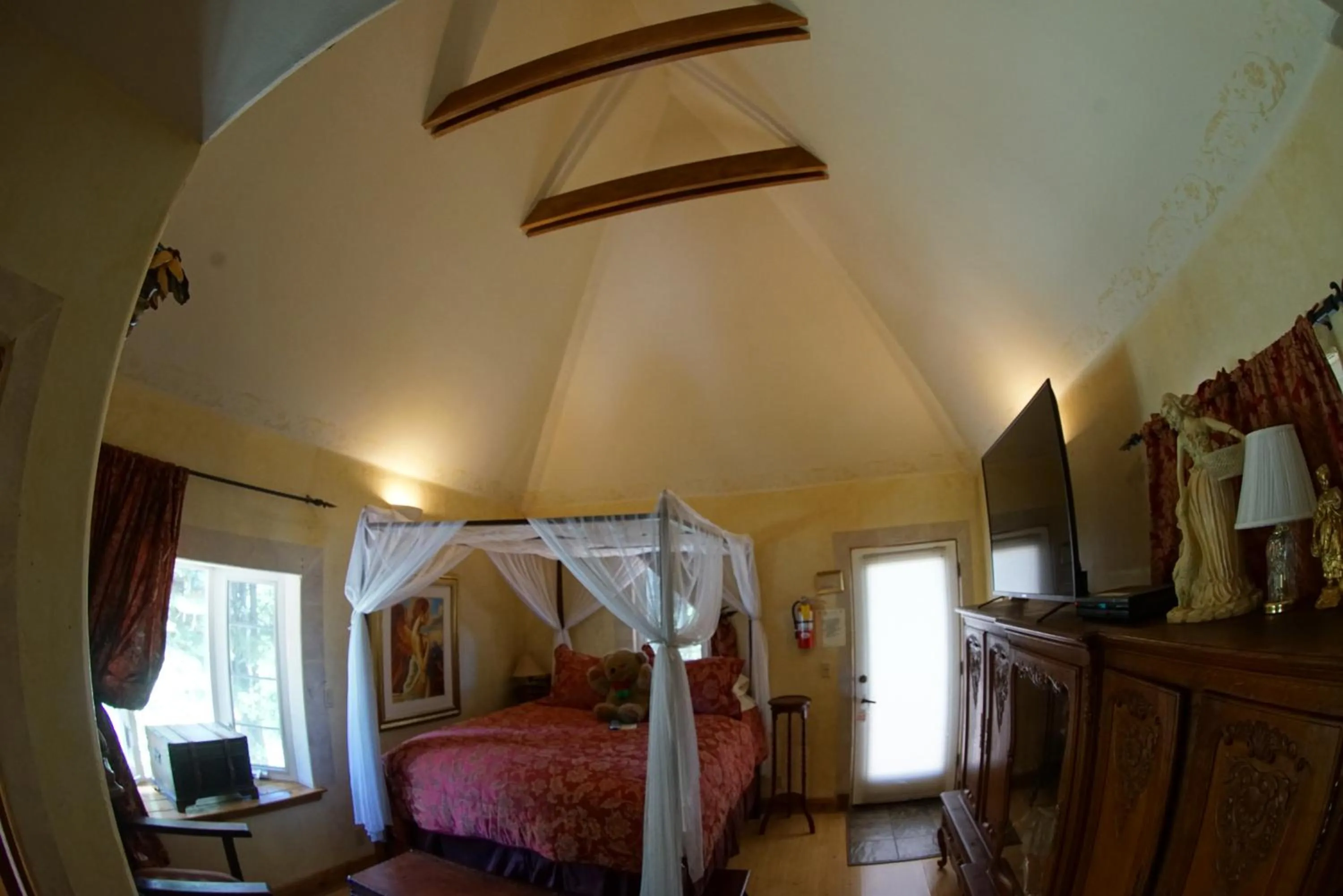 Bed in FLEUR DE LAC EUROPERAN INn