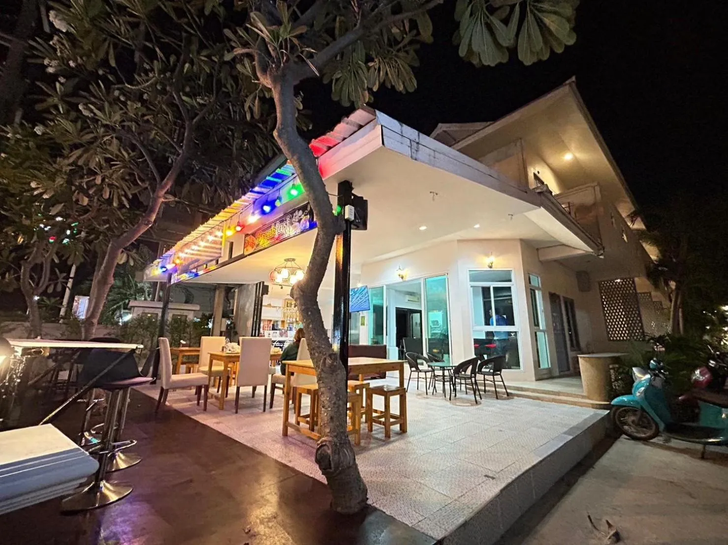 Seating area in Baanloksouylokchay