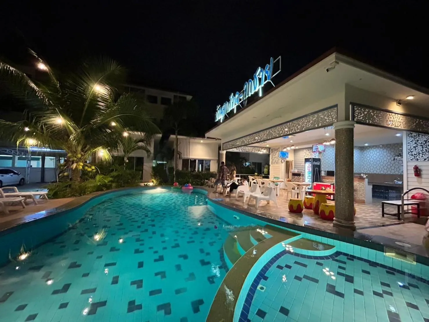 Swimming pool in Baanloksouylokchay