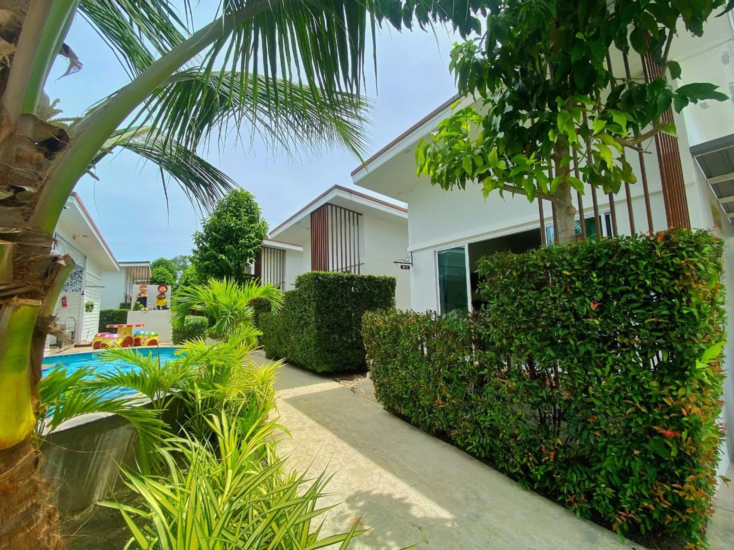 Garden view in Baanloksouylokchay
