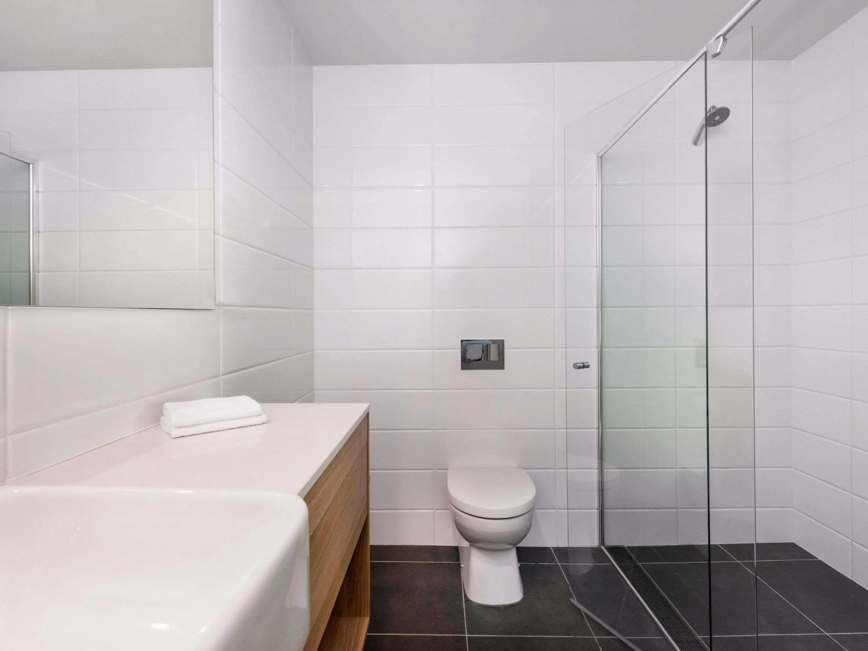 Bedroom in Mantra MacArthur Hotel