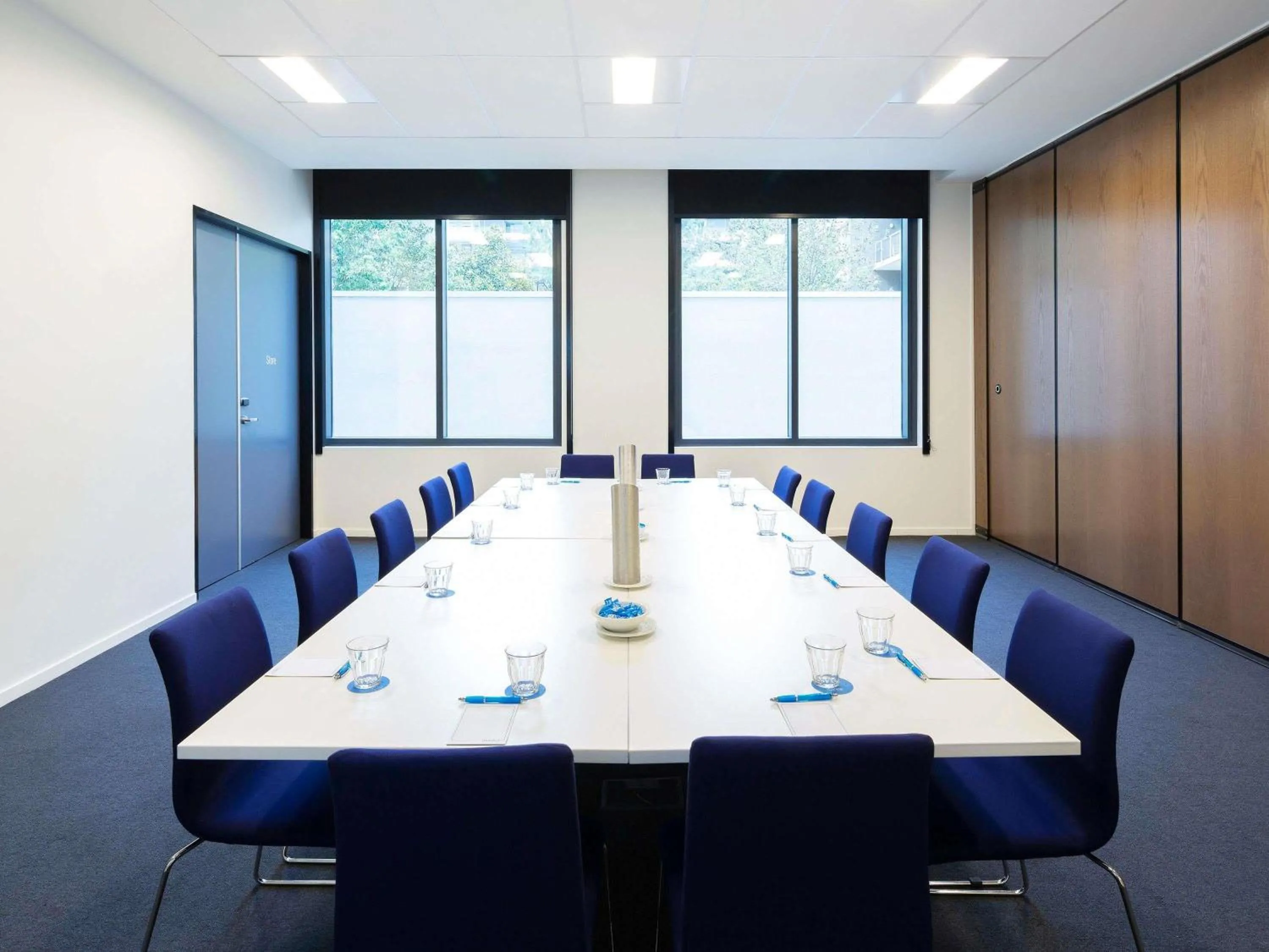 Meeting/conference room in Mantra MacArthur Hotel