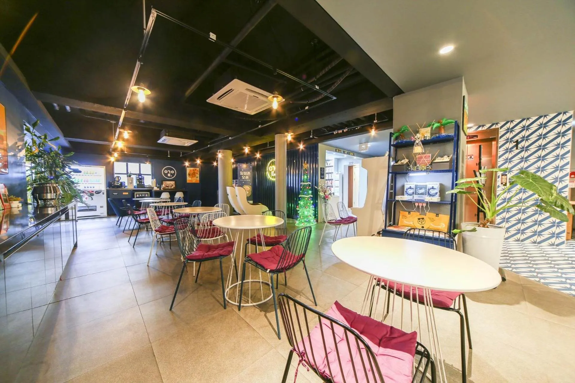 Lobby or reception in Hotel Yeogiuhtte Gyeongpo