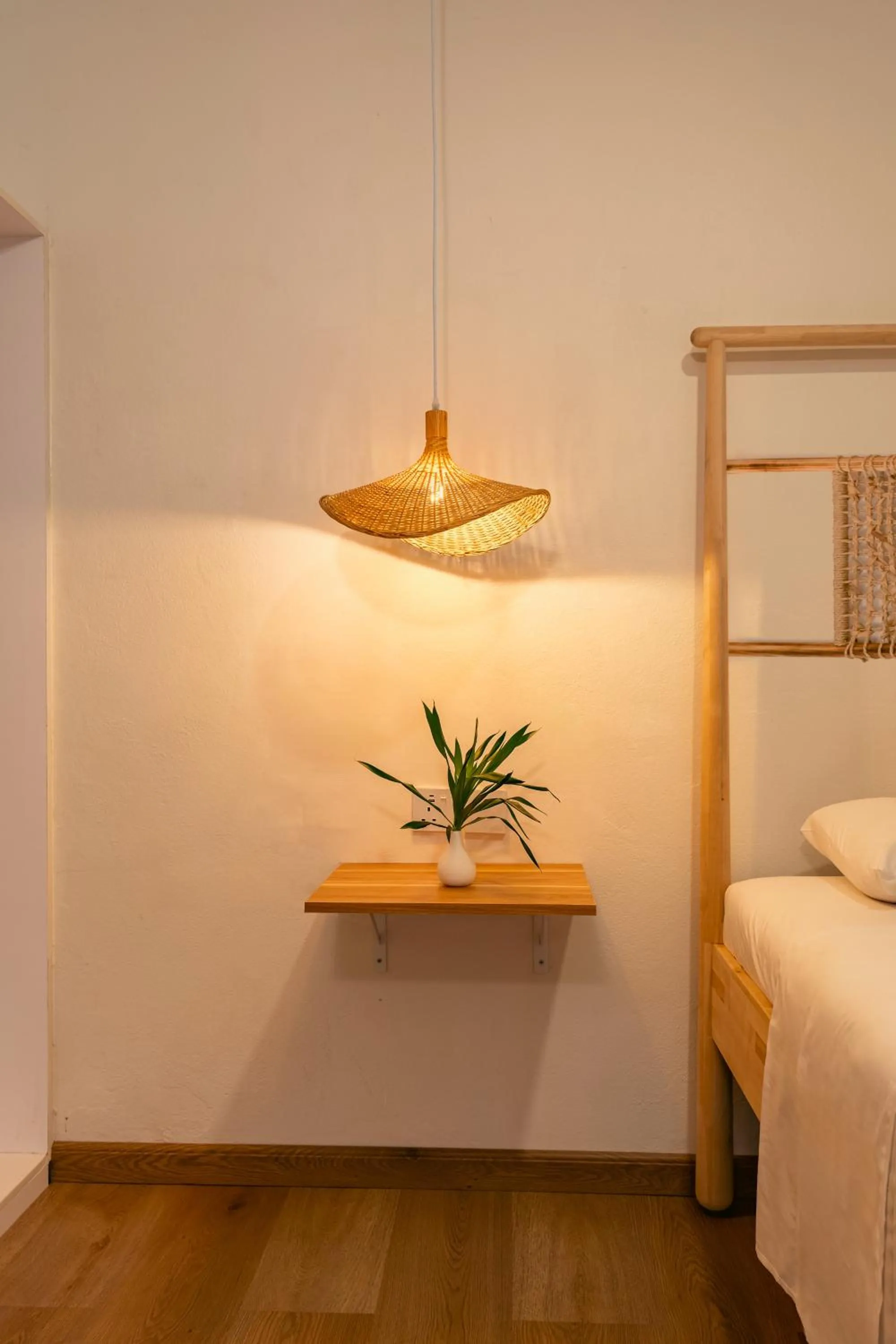 Bed in Beau Vallon Bungalows