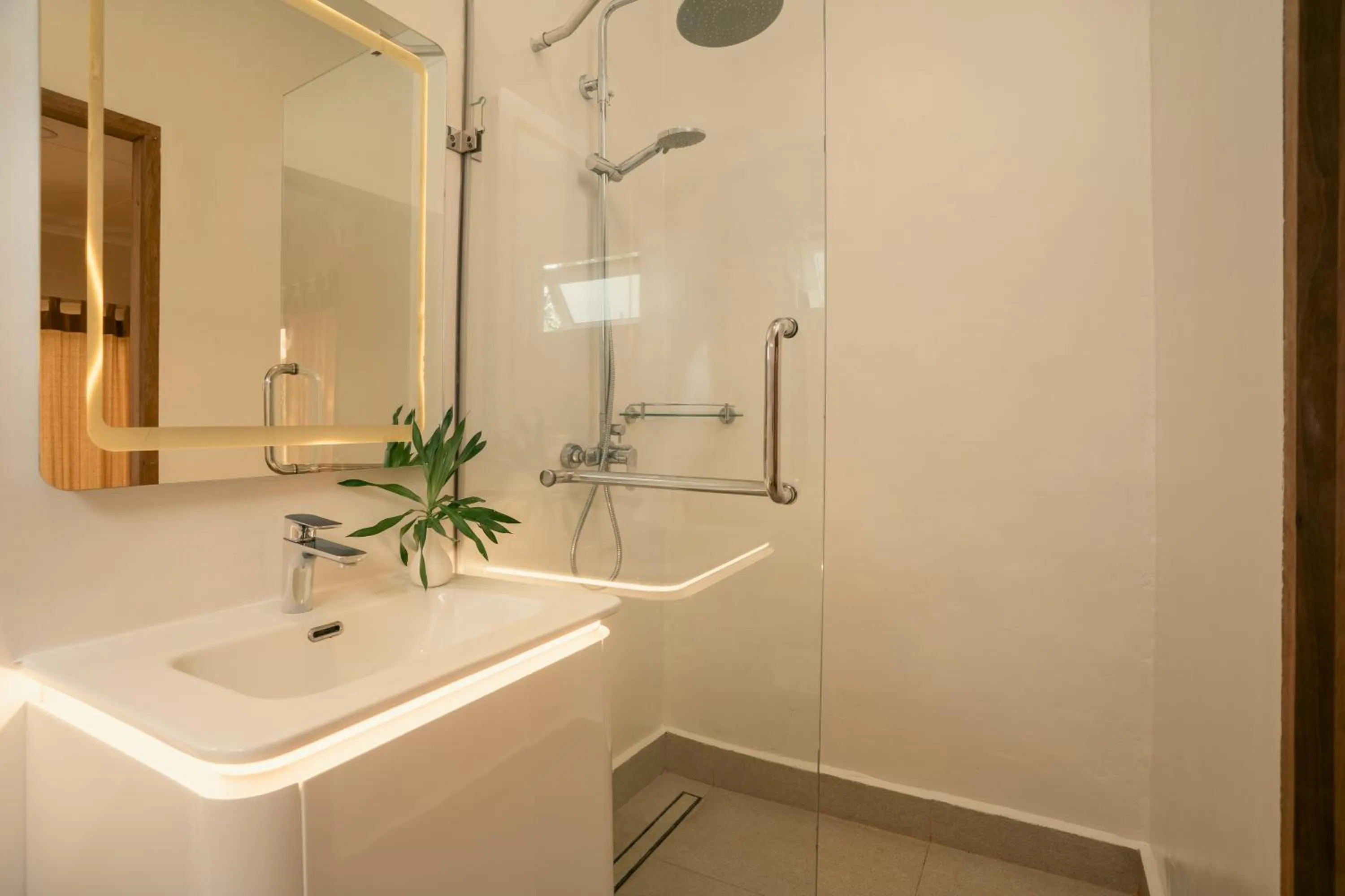 Beau Vallon Bungalows