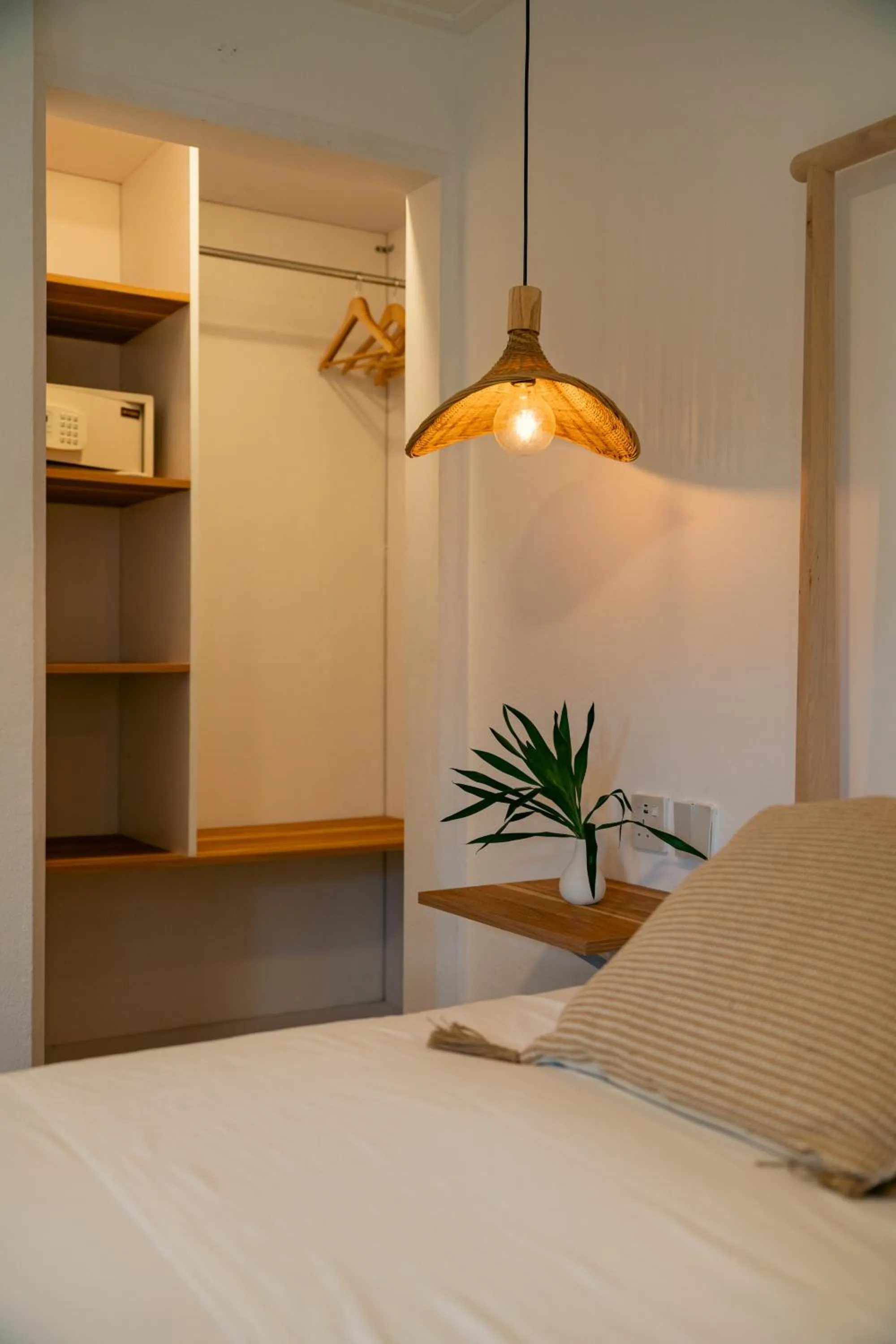 Bed in Beau Vallon Bungalows