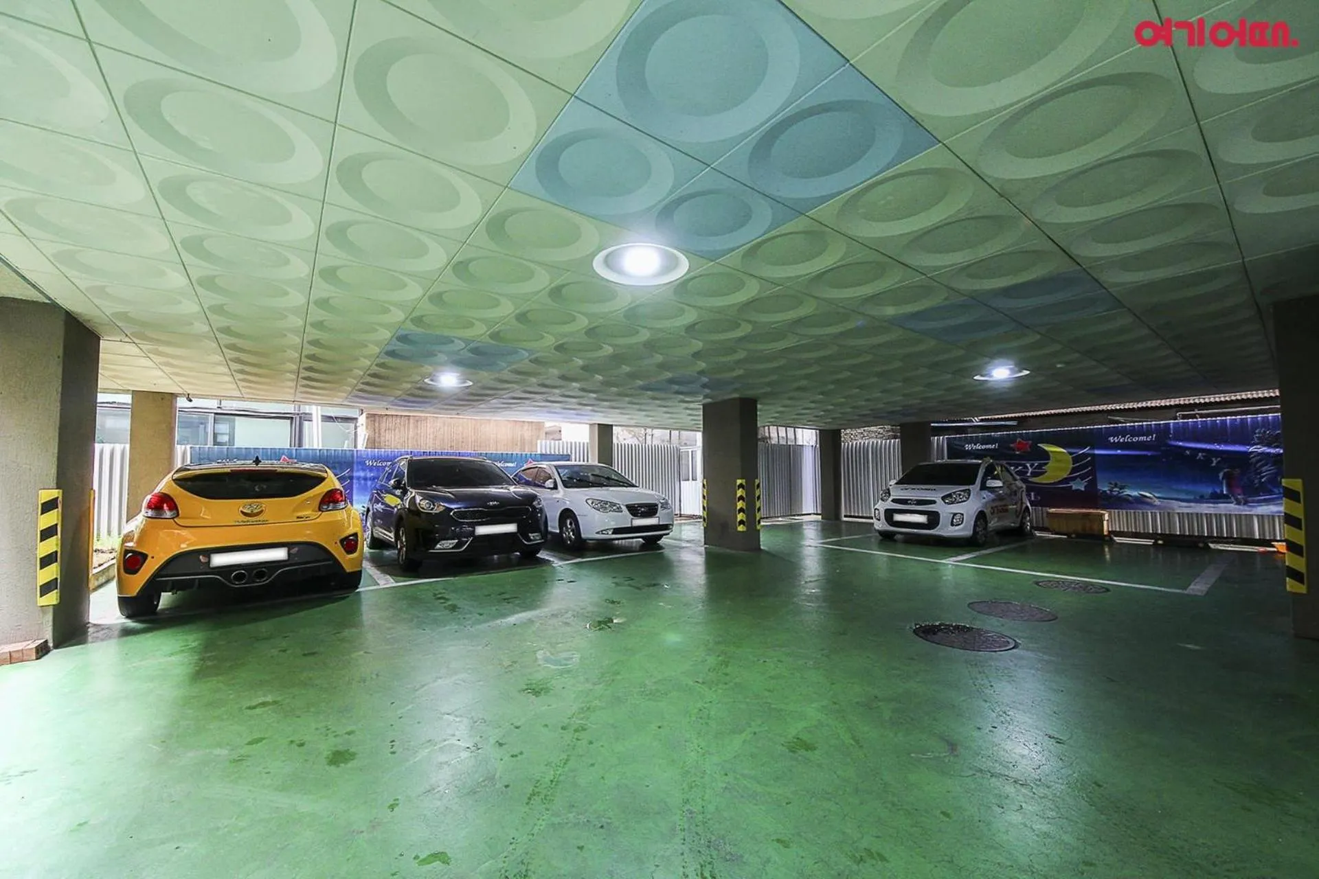 Property building in Sky Motel