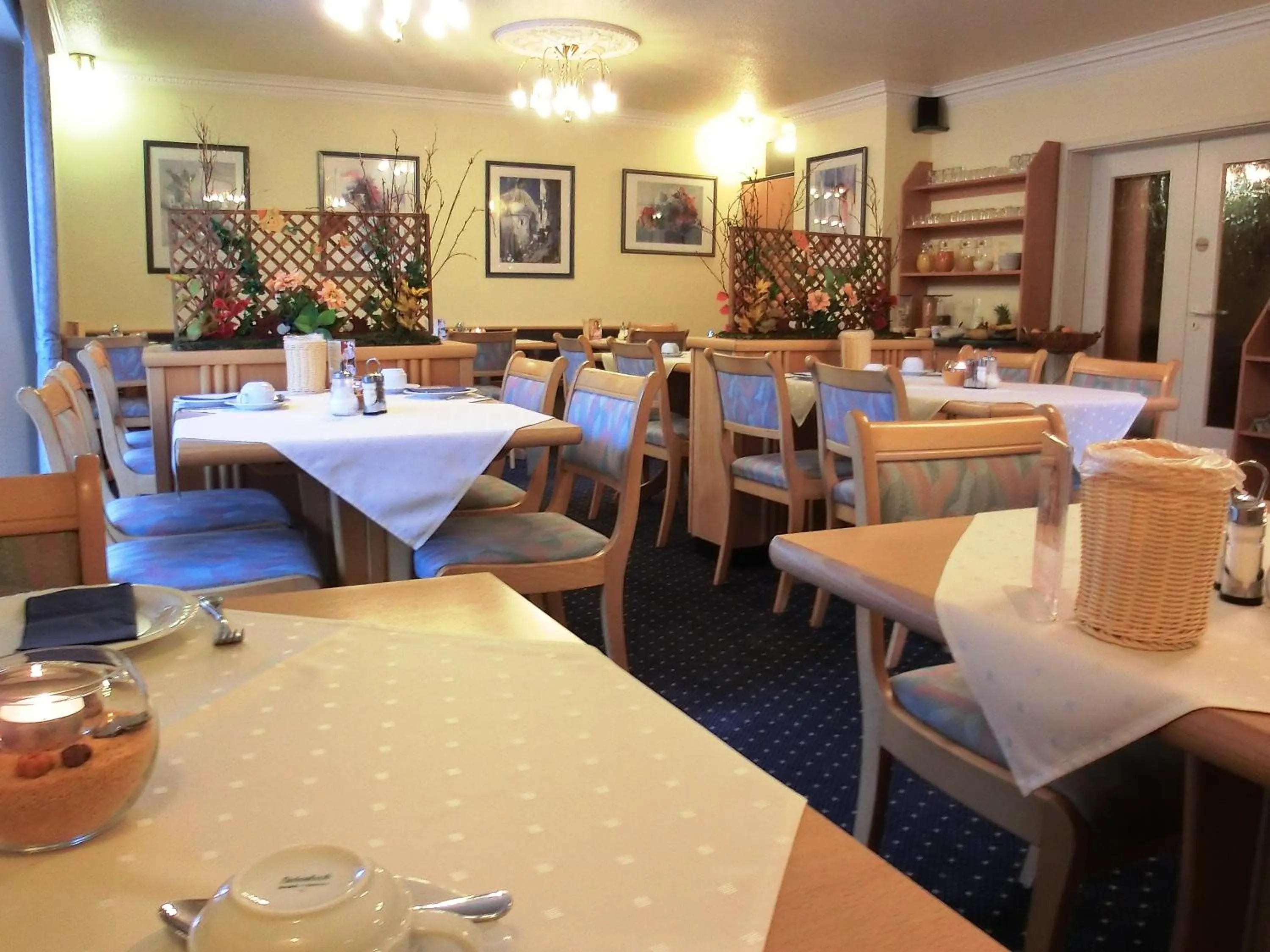 Restaurant/places to eat in Hotel Nordic