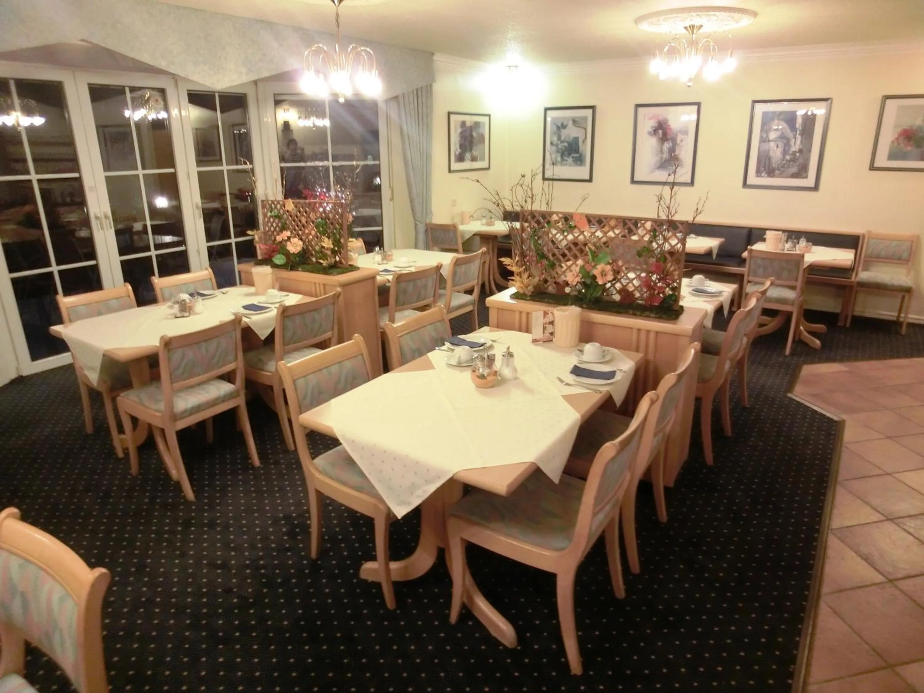 Restaurant/places to eat in Hotel Nordic