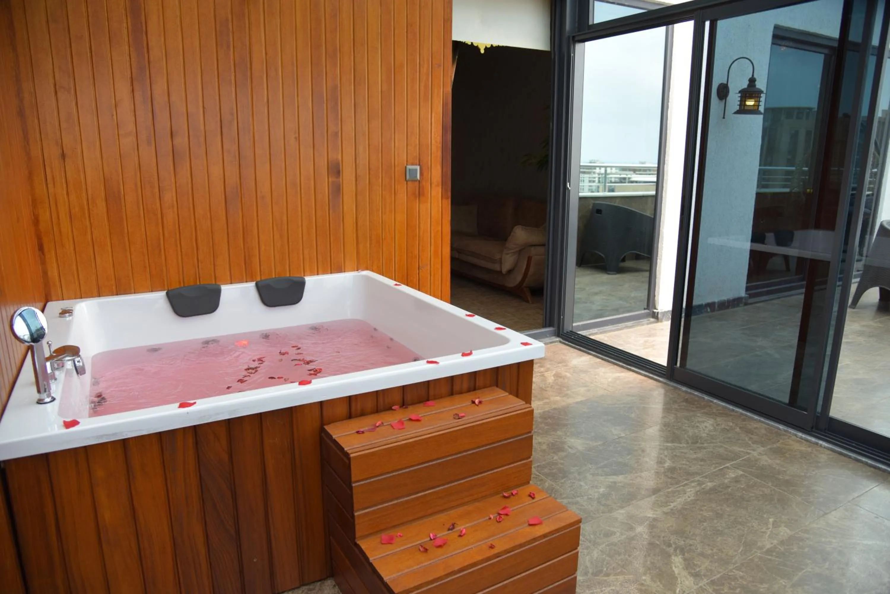 Hot Tub in Aselia Hotel Trabzon