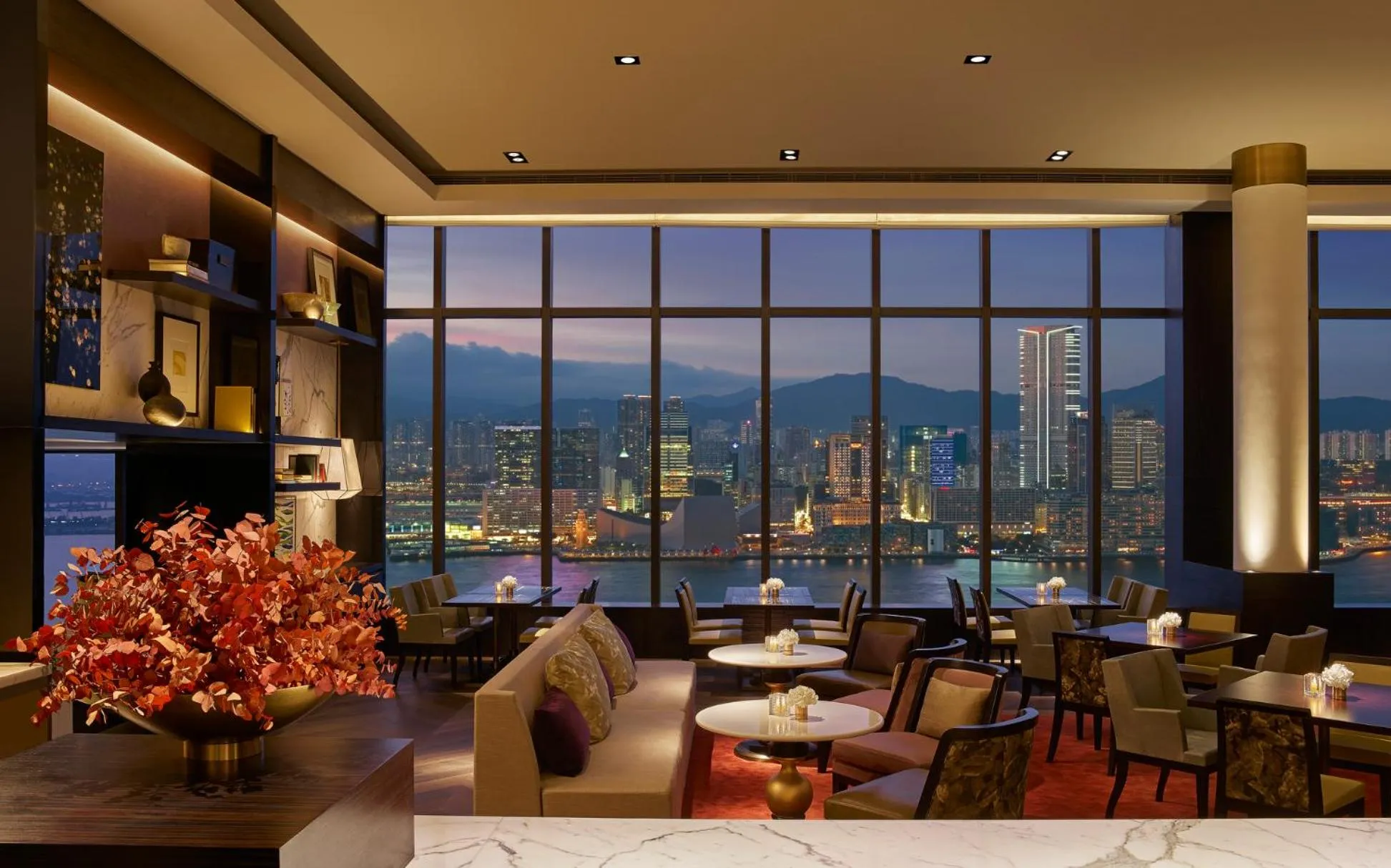 Lounge or bar in Grand Hyatt Hong Kong