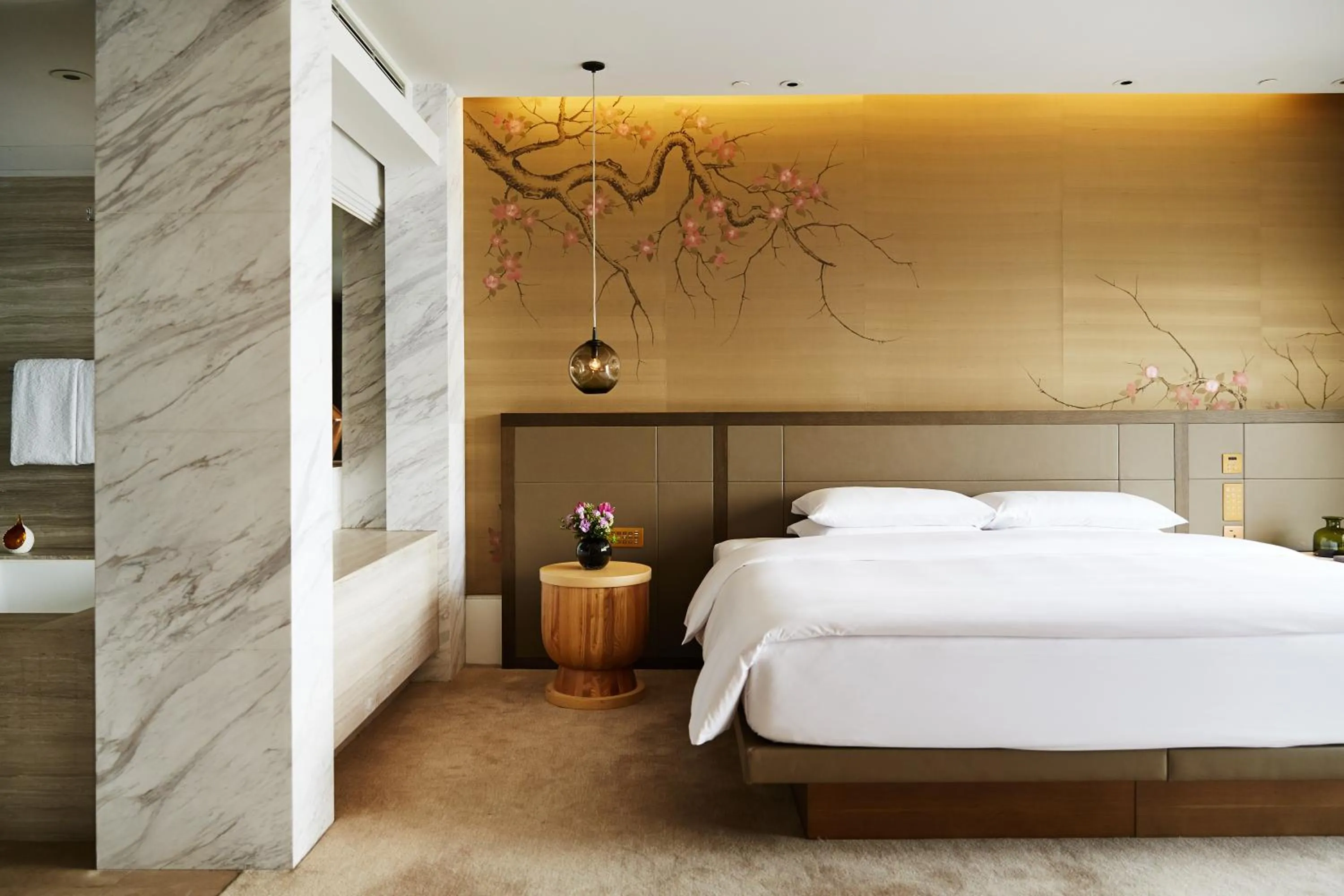 Bed in Grand Hyatt Hong Kong