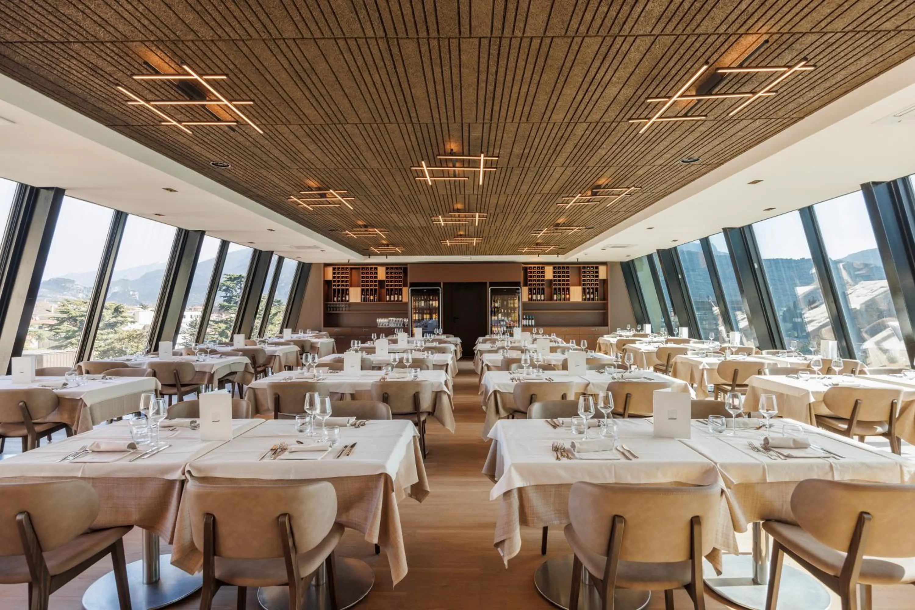 Restaurant/places to eat in Grand Hotel Riva