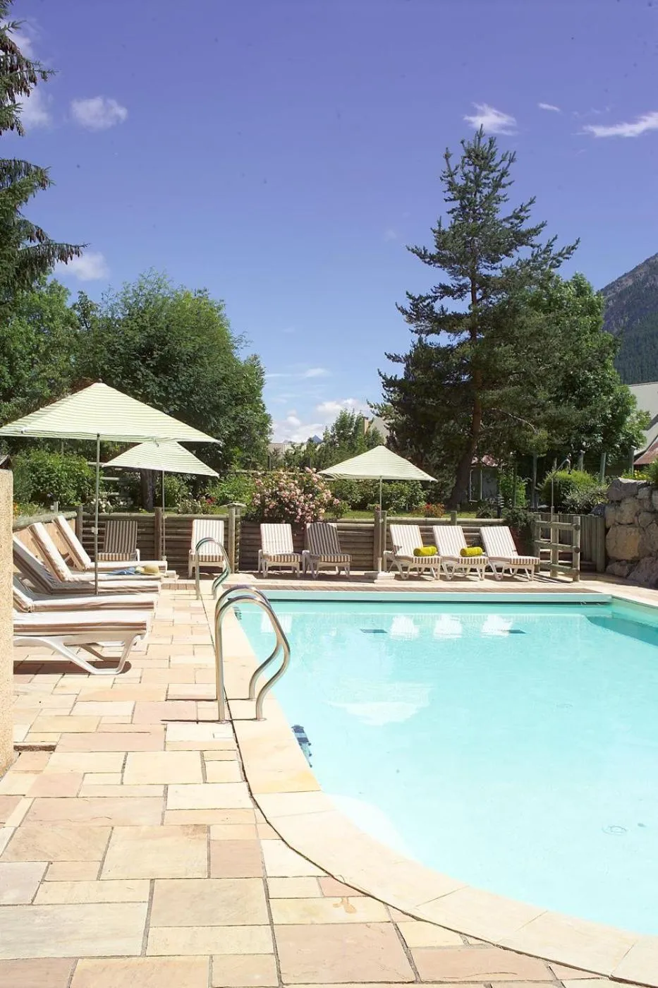 Spa and wellness centre/facilities in Alliey & Spa Piscine Appart-hôtel Serre chevalier