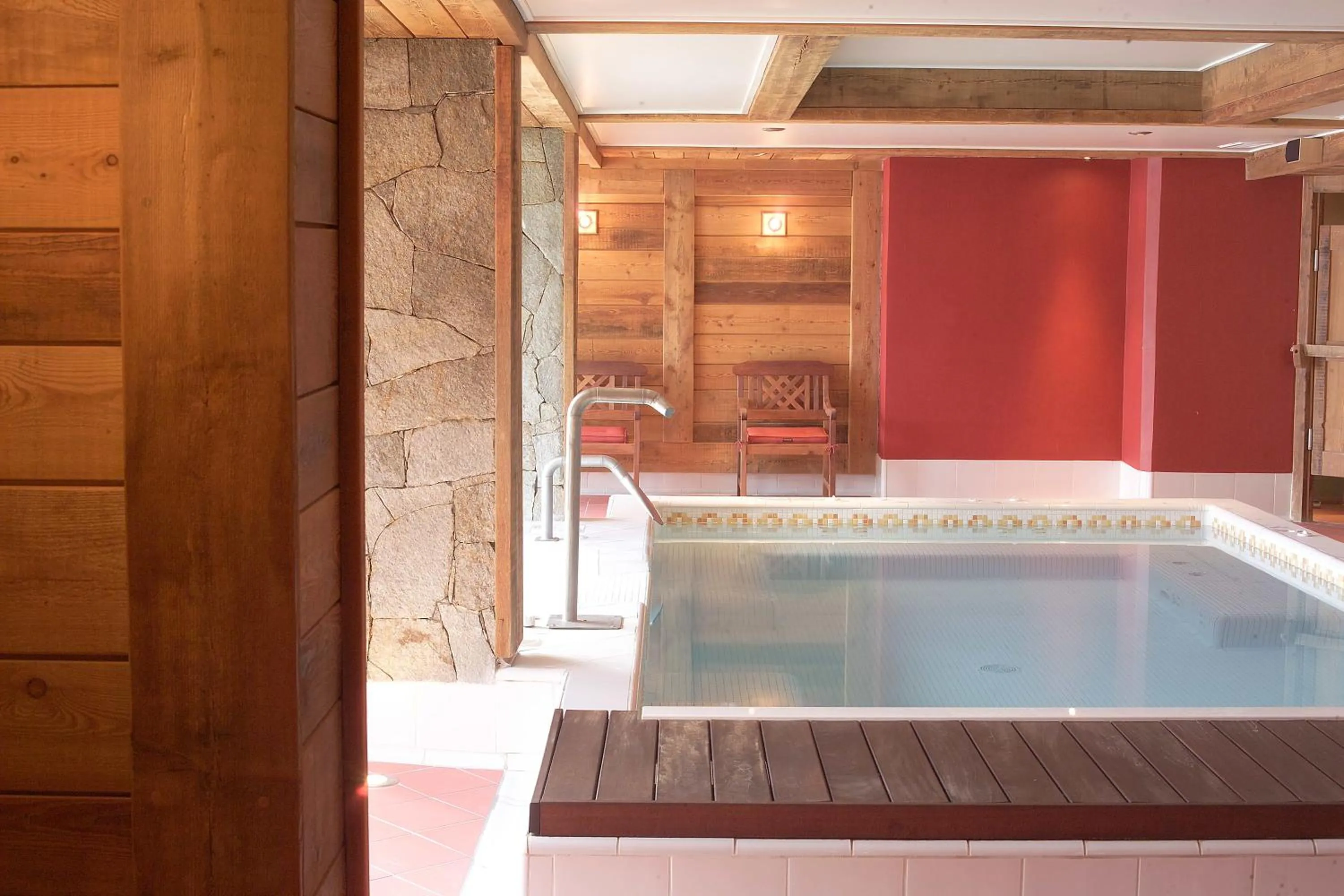 Hot Tub in Alliey & Spa Piscine Appart-hôtel Serre chevalier