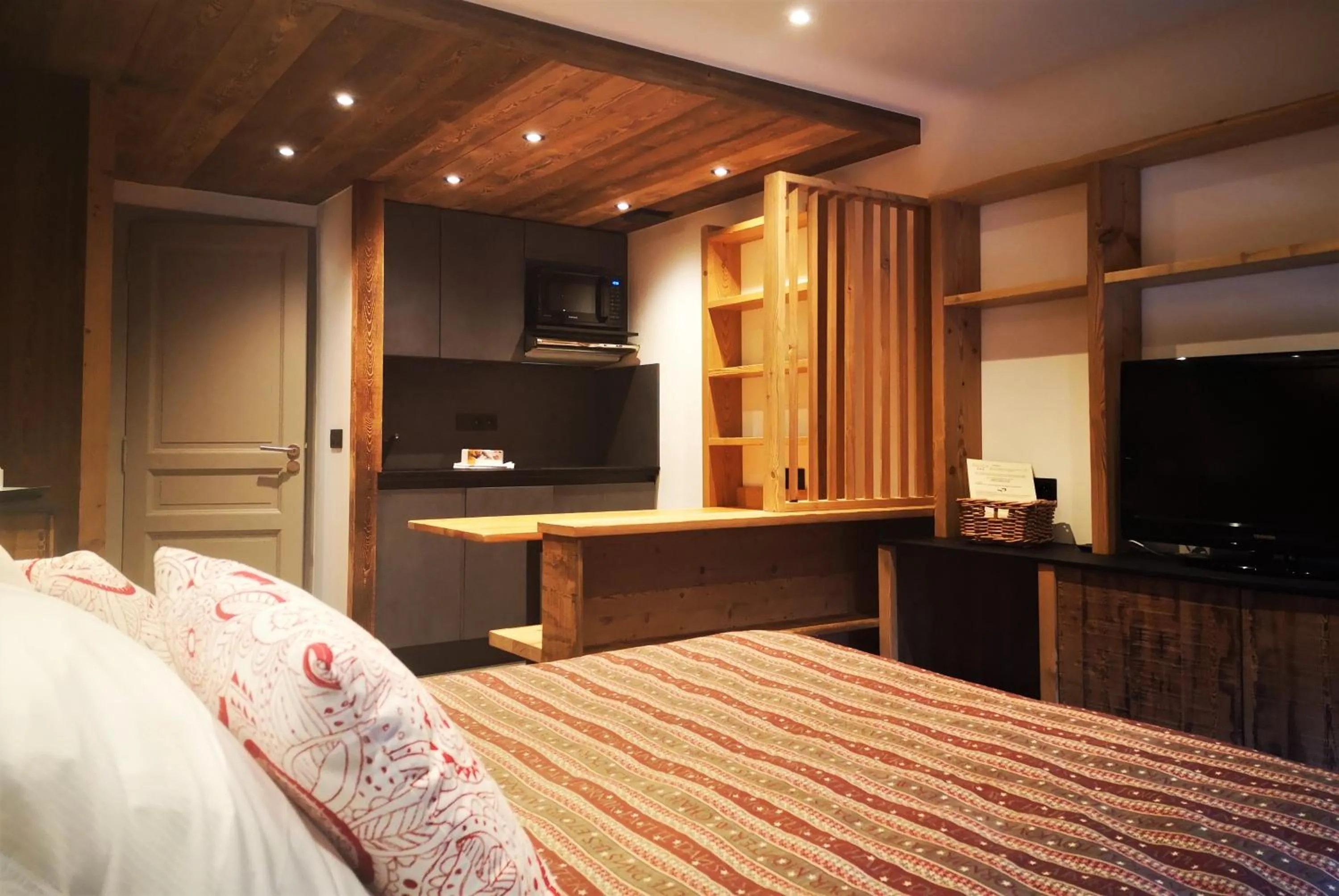 Photo of the whole room, Bed in Alliey & Spa Piscine Appart-hôtel Serre chevalier