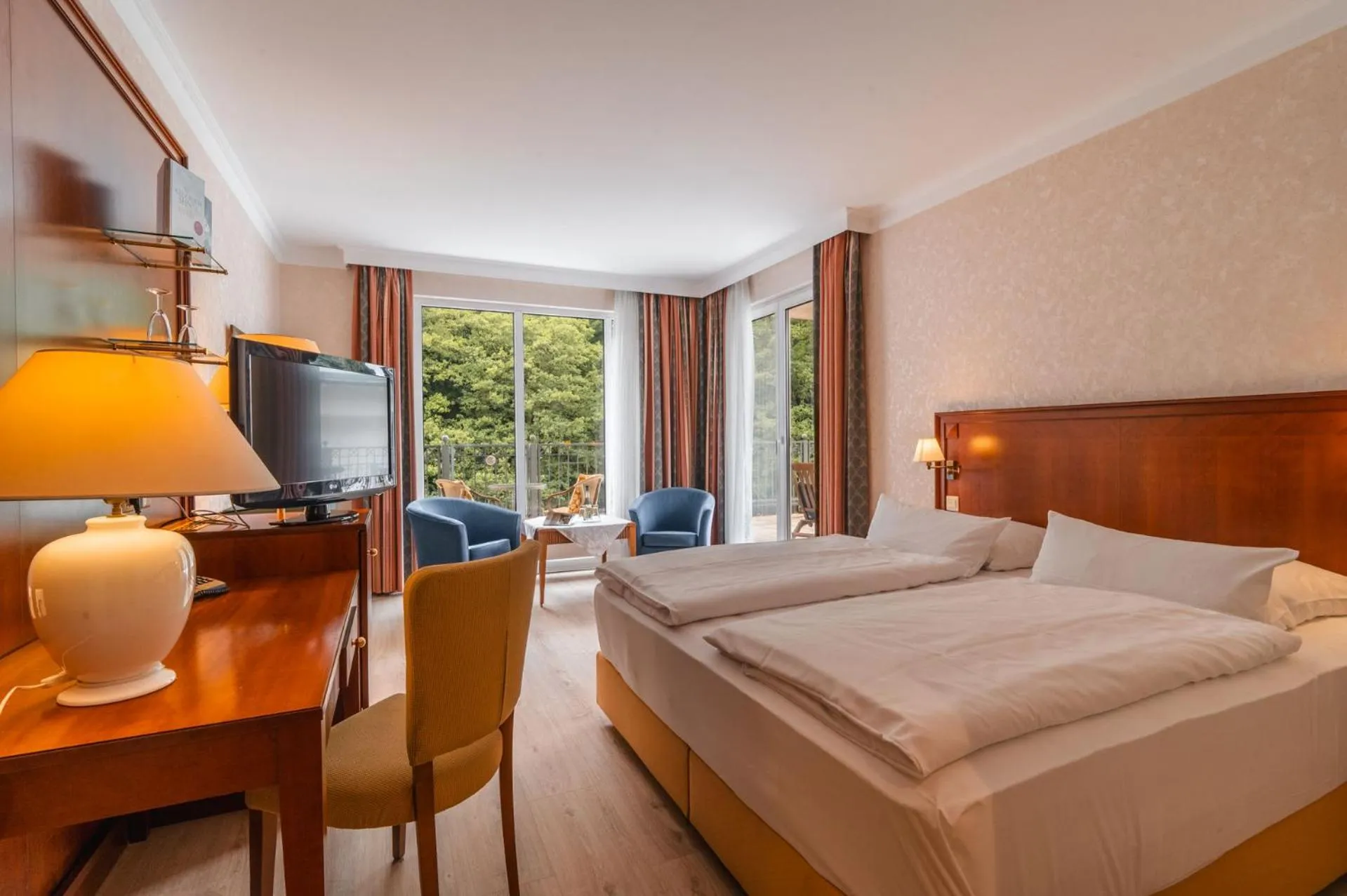 Photo of the whole room, Bed in Grand Hotel Binz