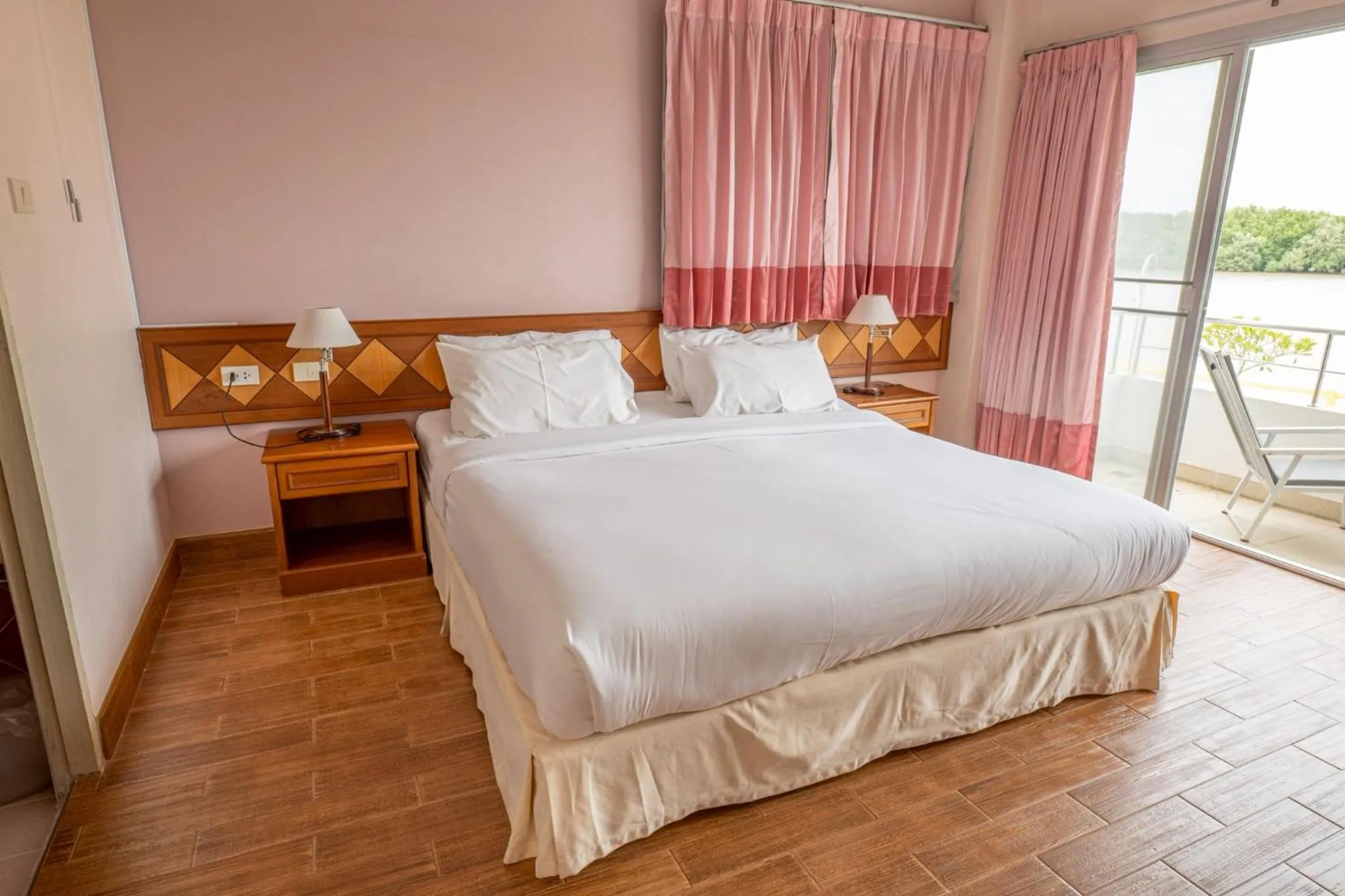 Bed in Krabi River Hotel