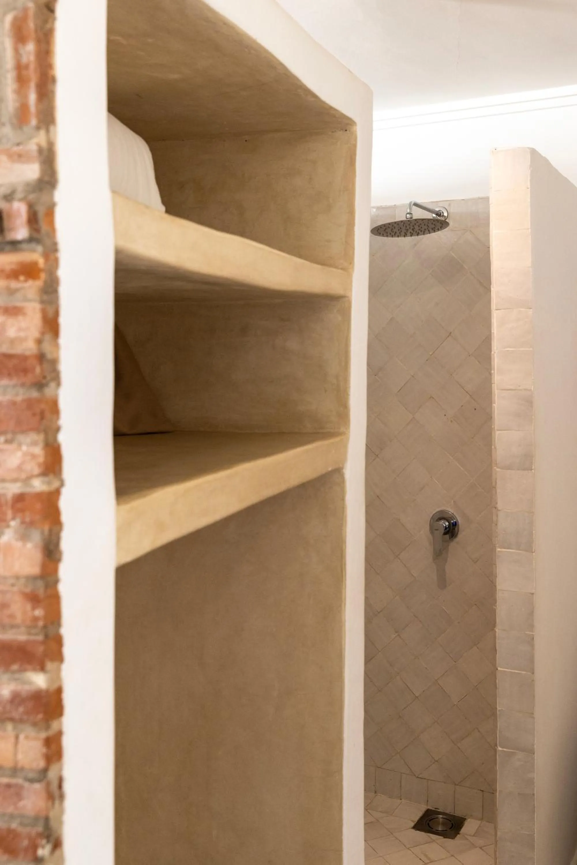 Shower in Riad O