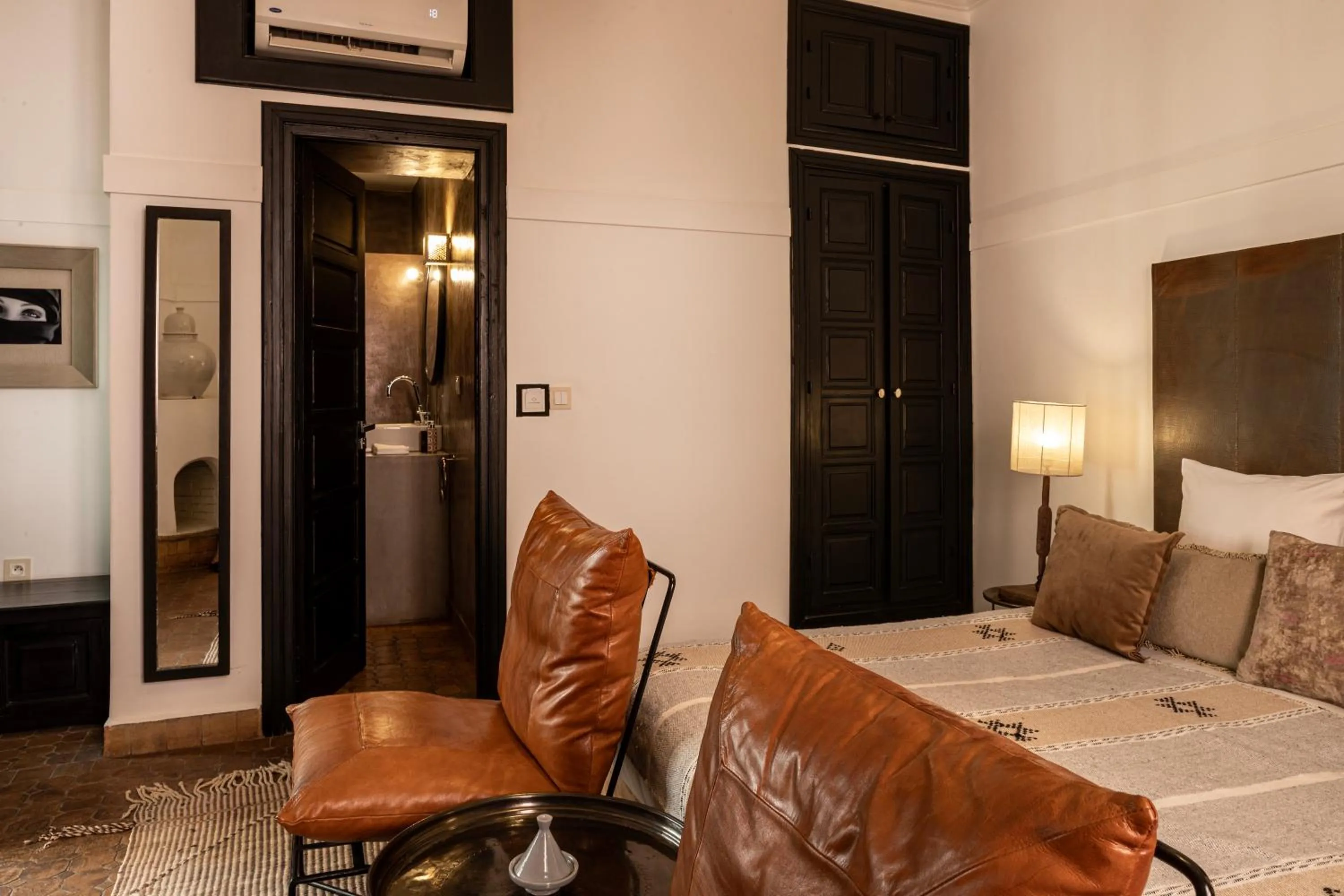 Photo of the whole room, Bed in Riad O