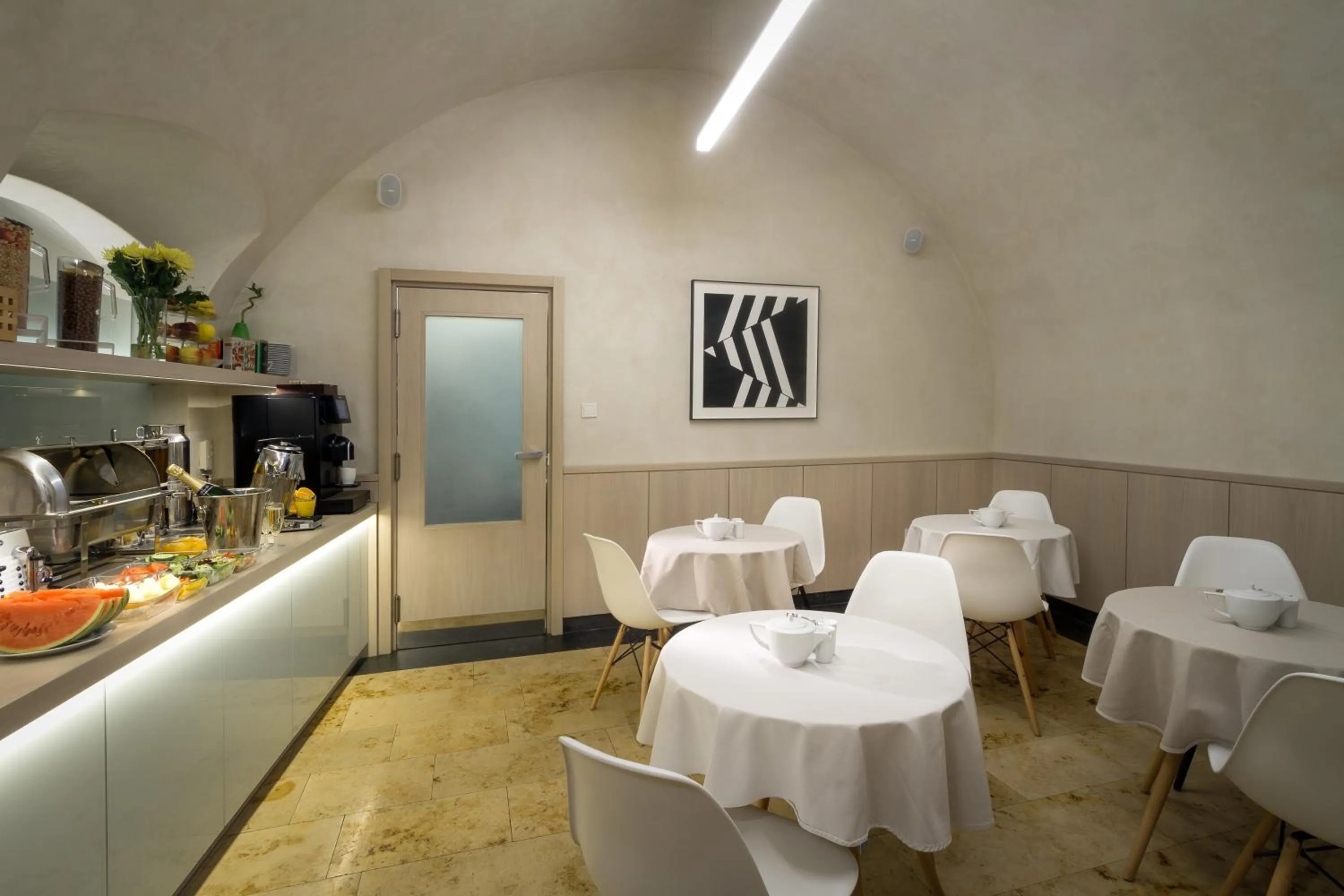 Buffet breakfast in Clementin