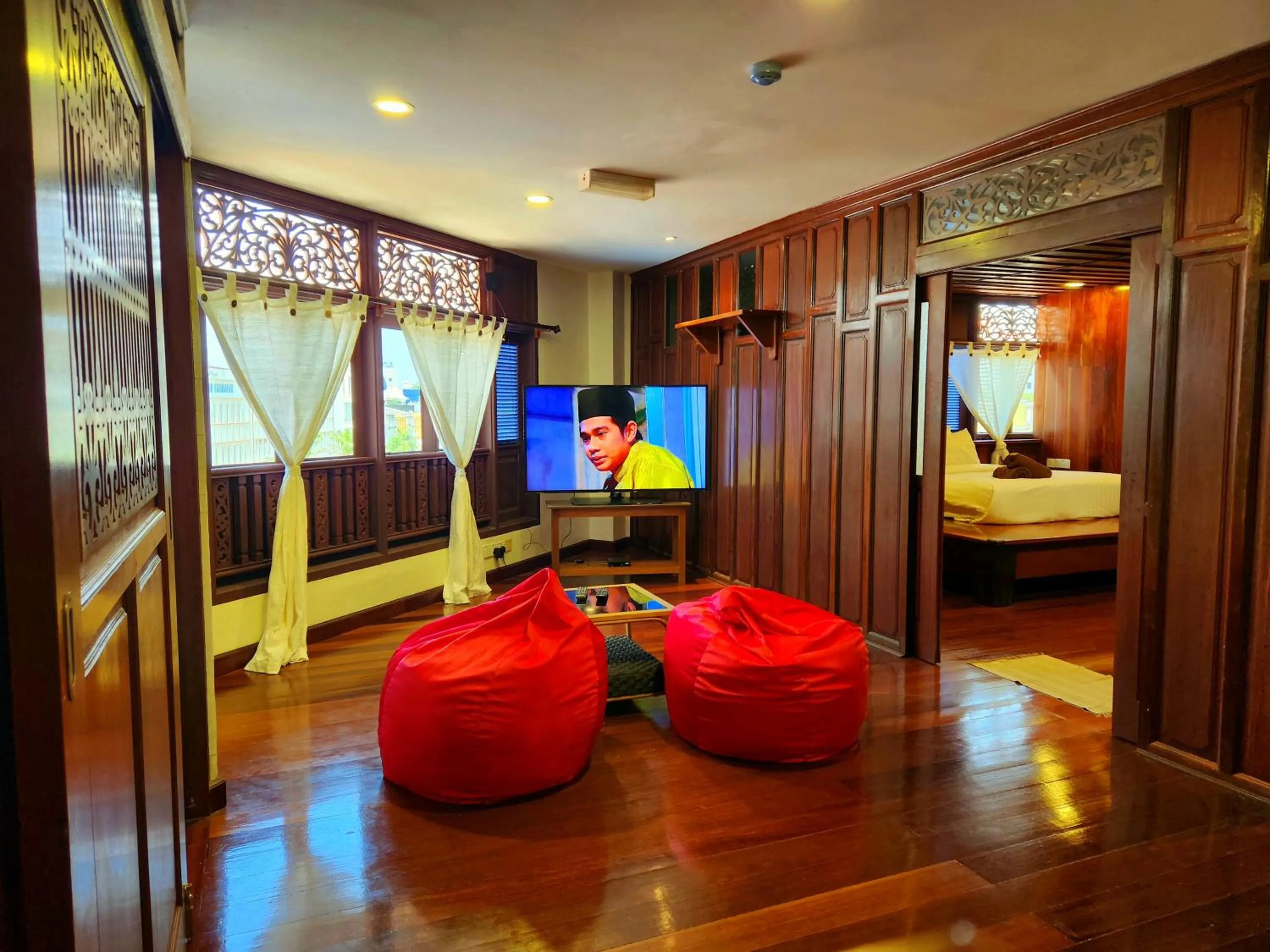 TV and multimedia, Bed in Uptown Eco Hotel