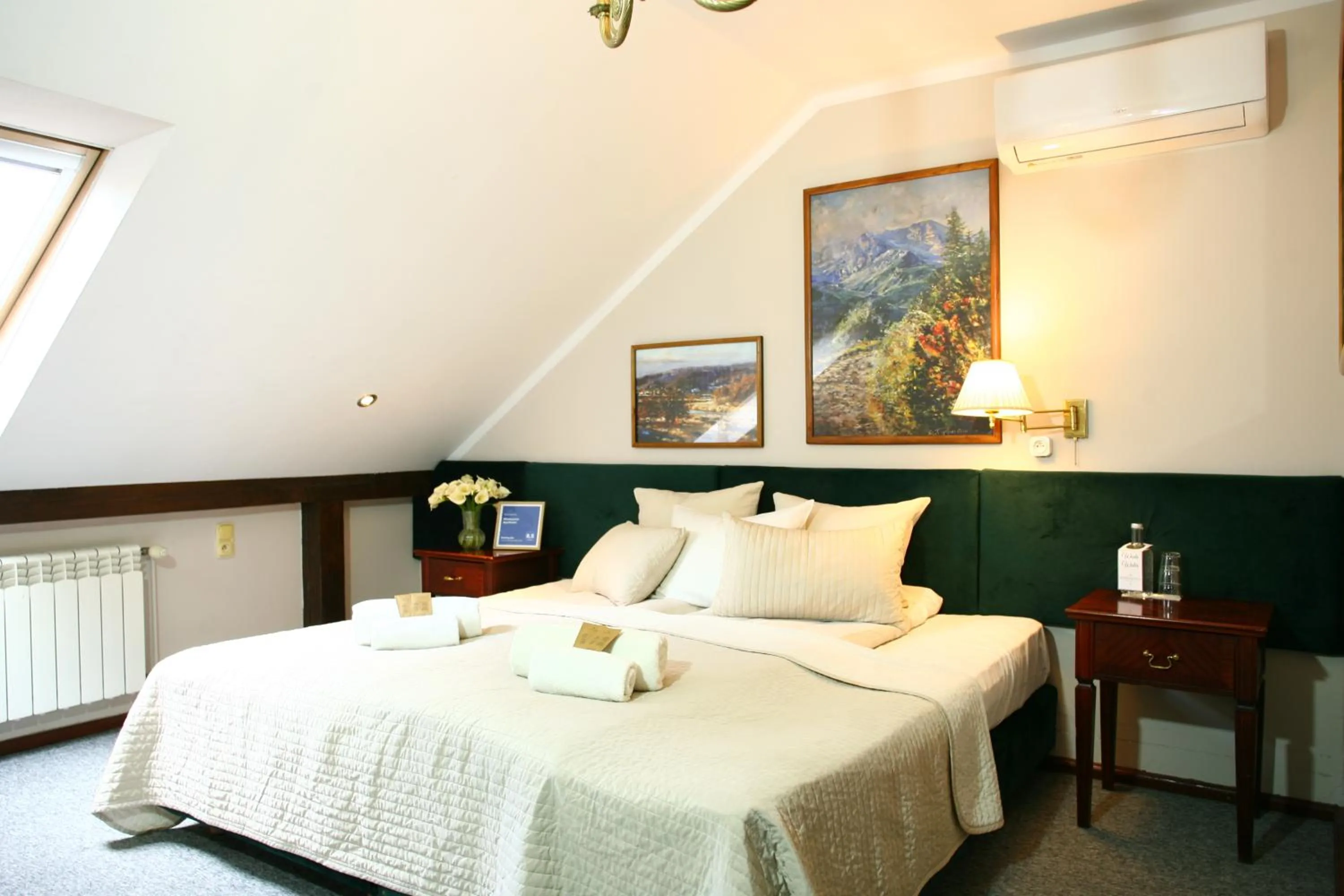 Bed in Miodosytnia Aparthotel