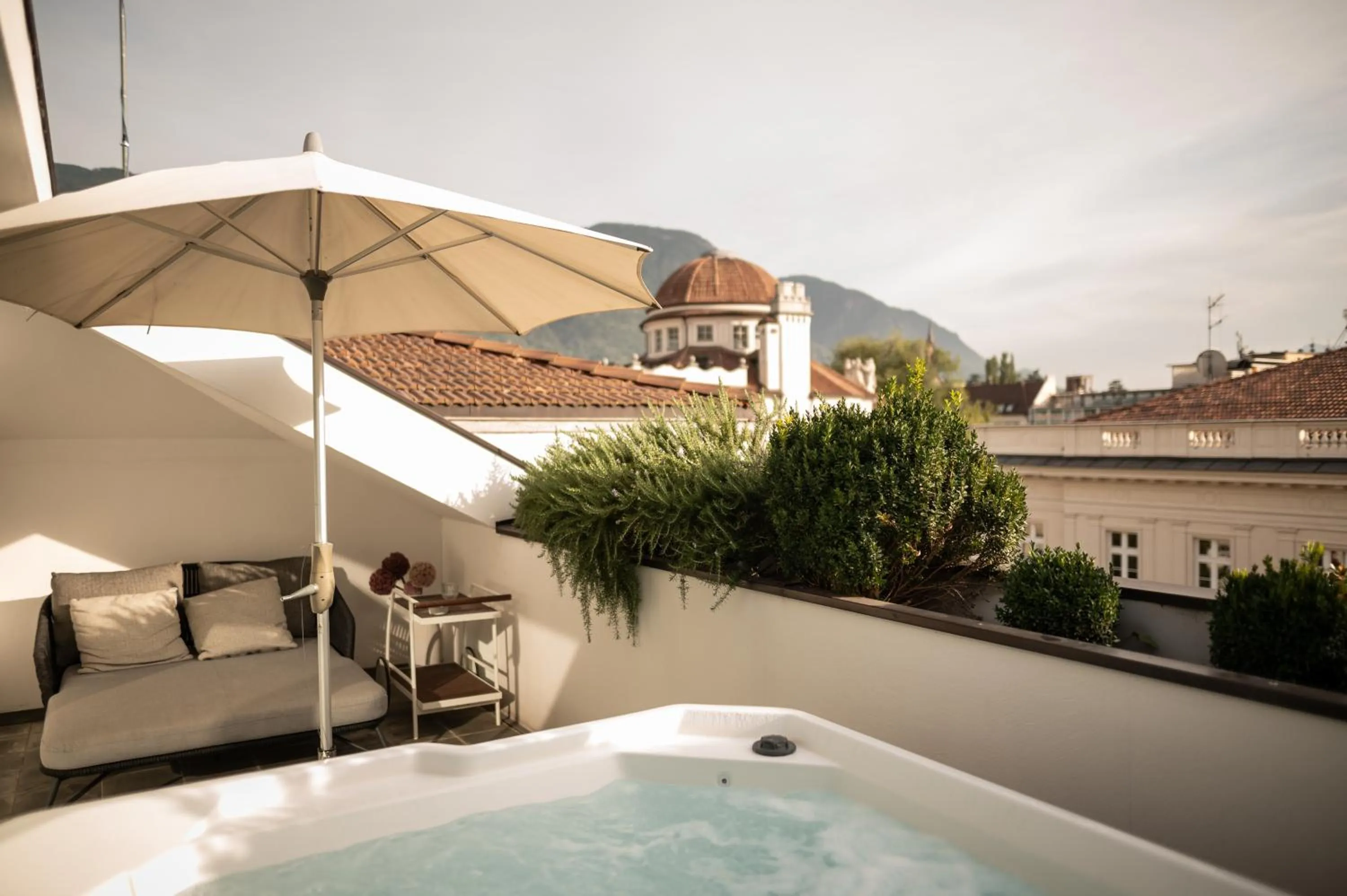 Hot Tub in Boutique Hotel Imperialart