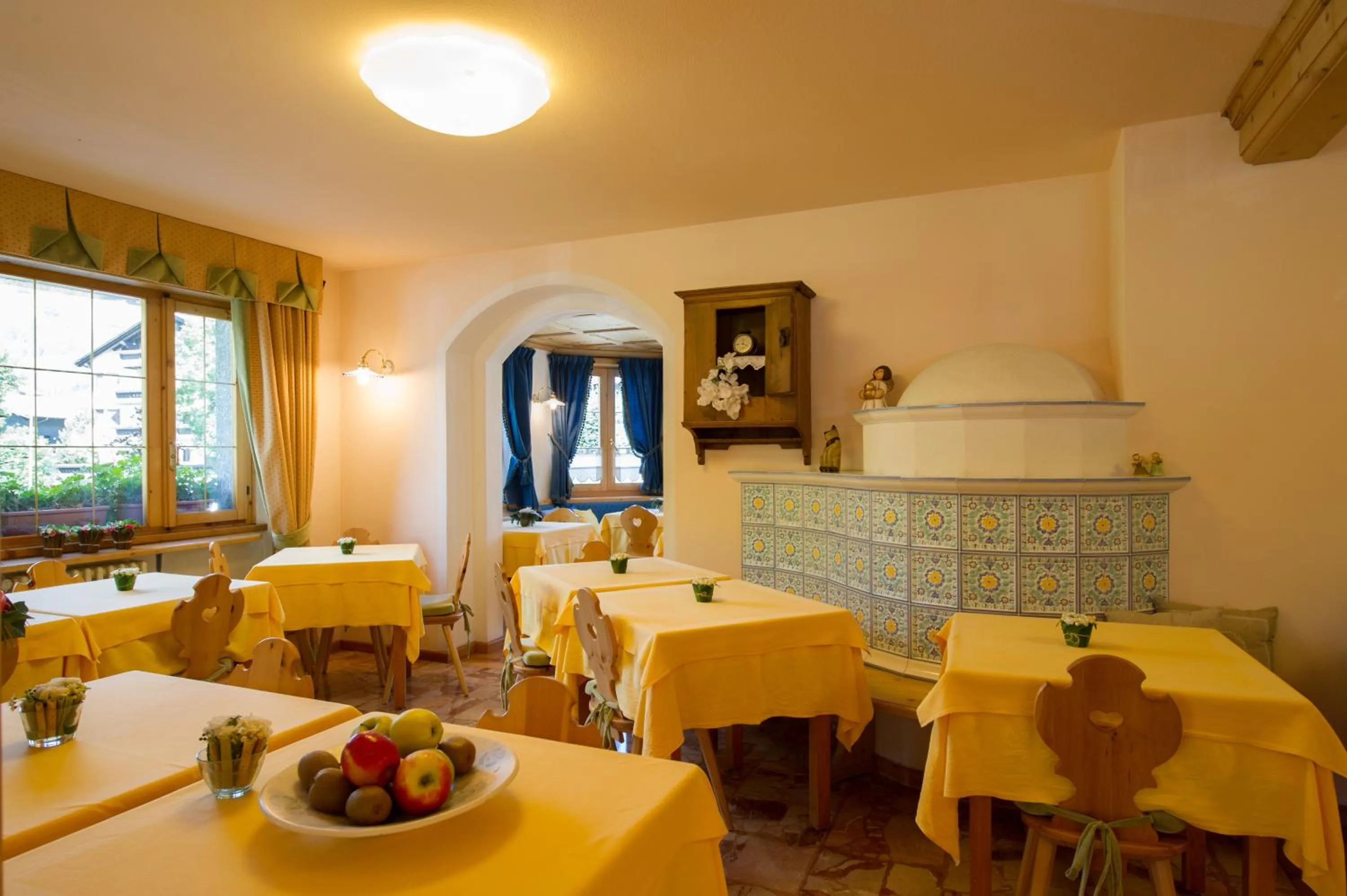 Restaurant/places to eat in Meublè Cima Bianca Garni