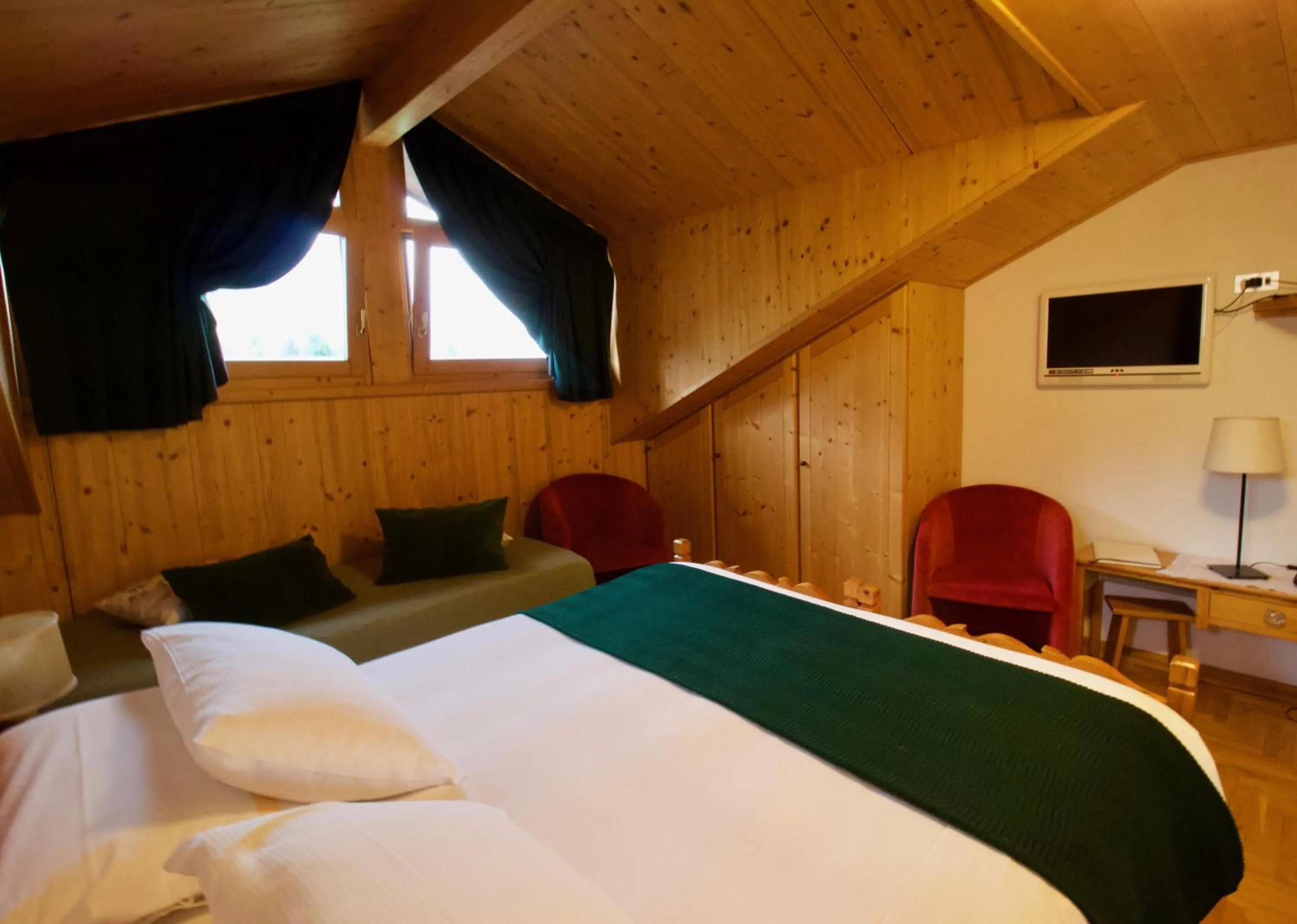 Bedroom, Bed in Meublè Cima Bianca Garni