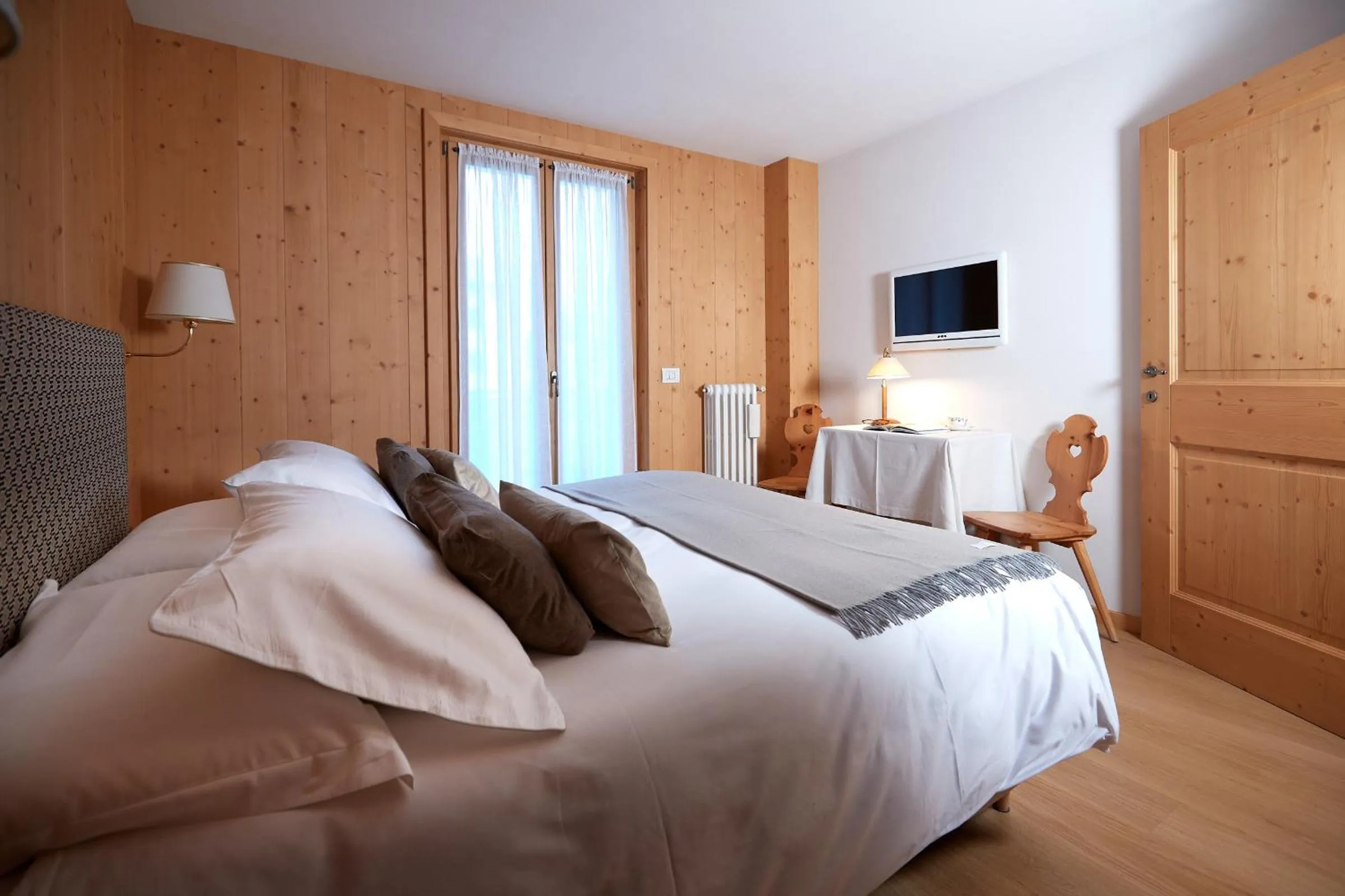 Bedroom, Bed in Meublè Cima Bianca Garni