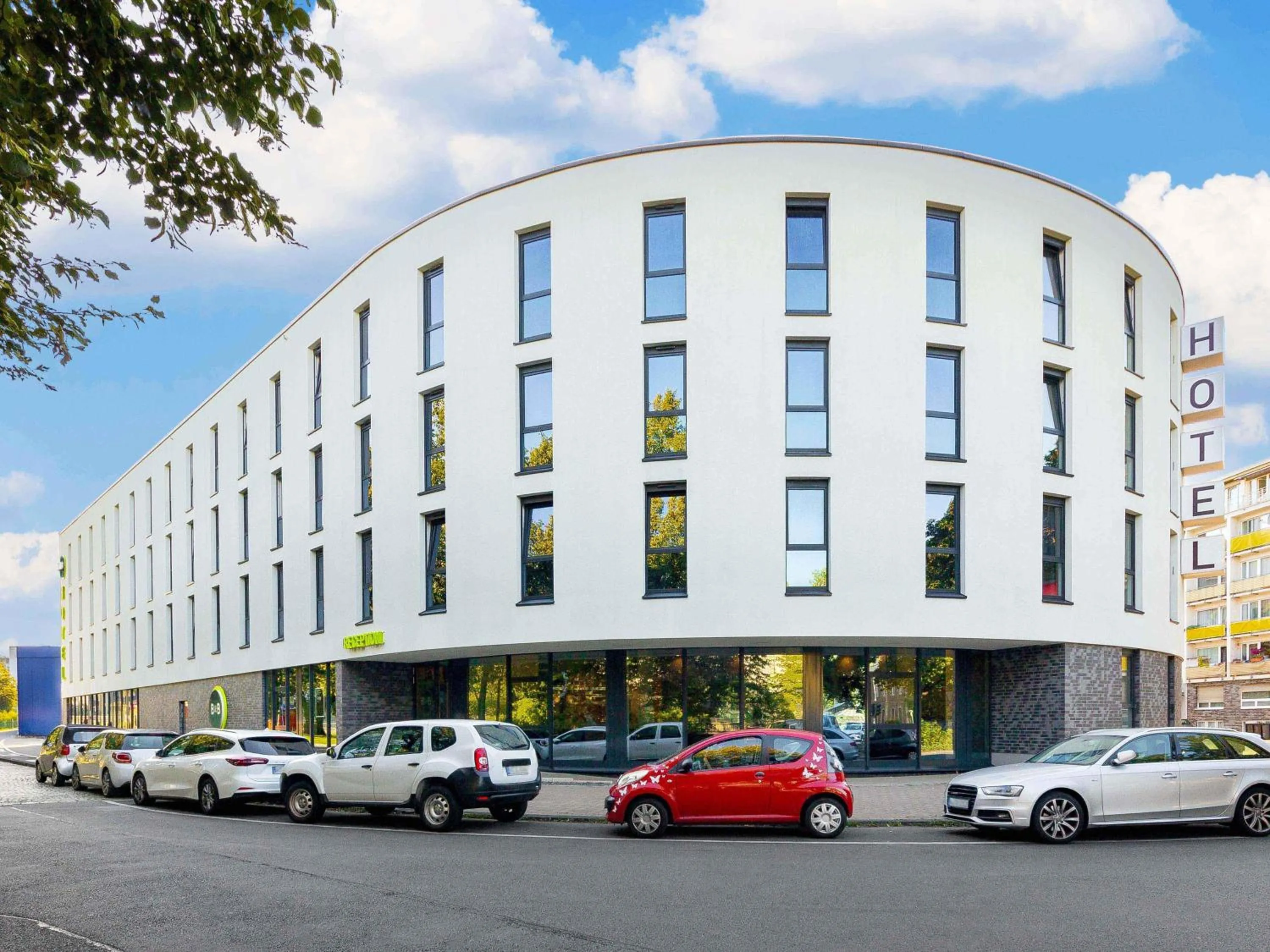 Property building in B&B HOTEL Wuppertal City-Süd