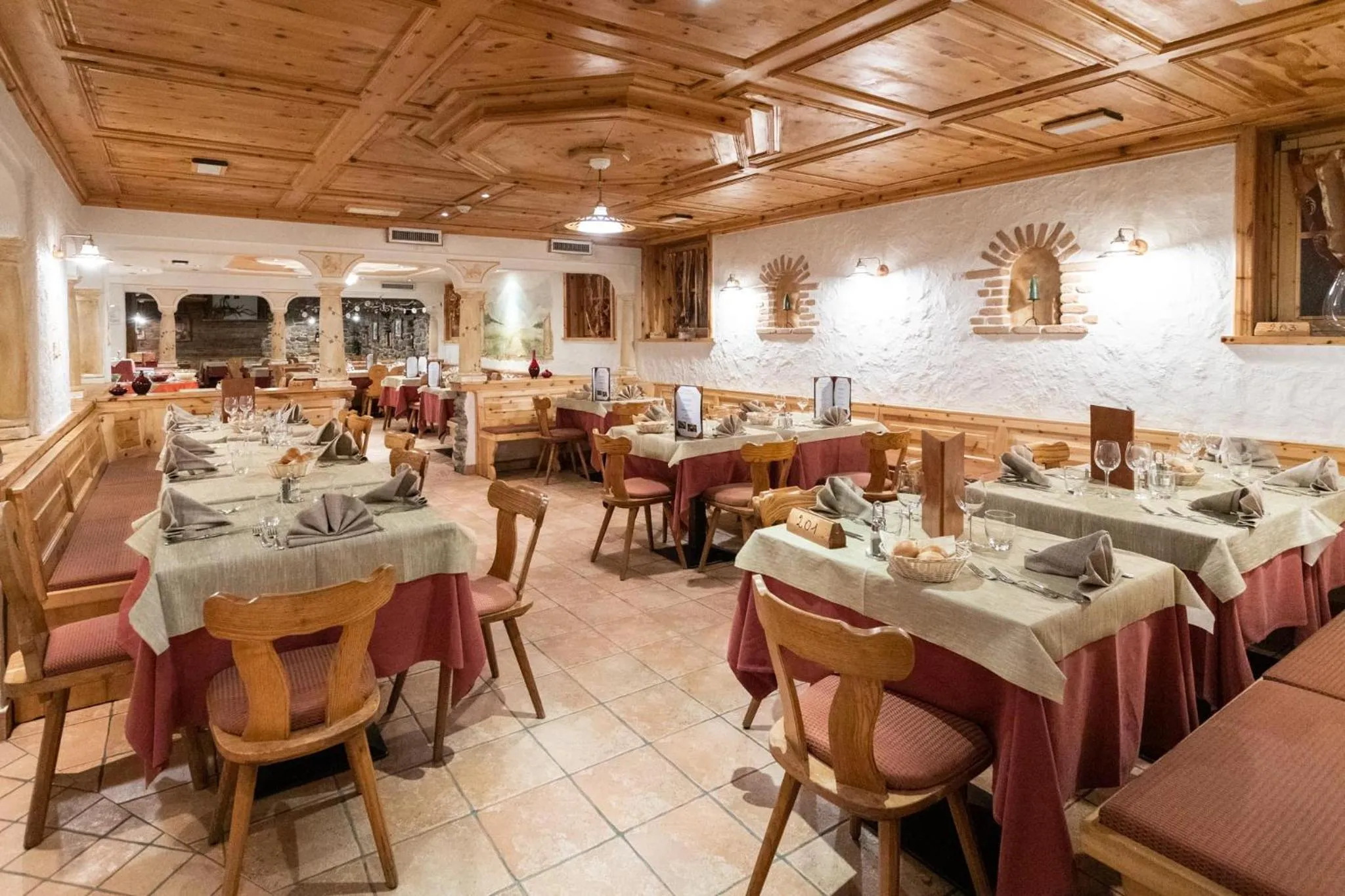 Restaurant/Places to Eat in Hotel Helvetia