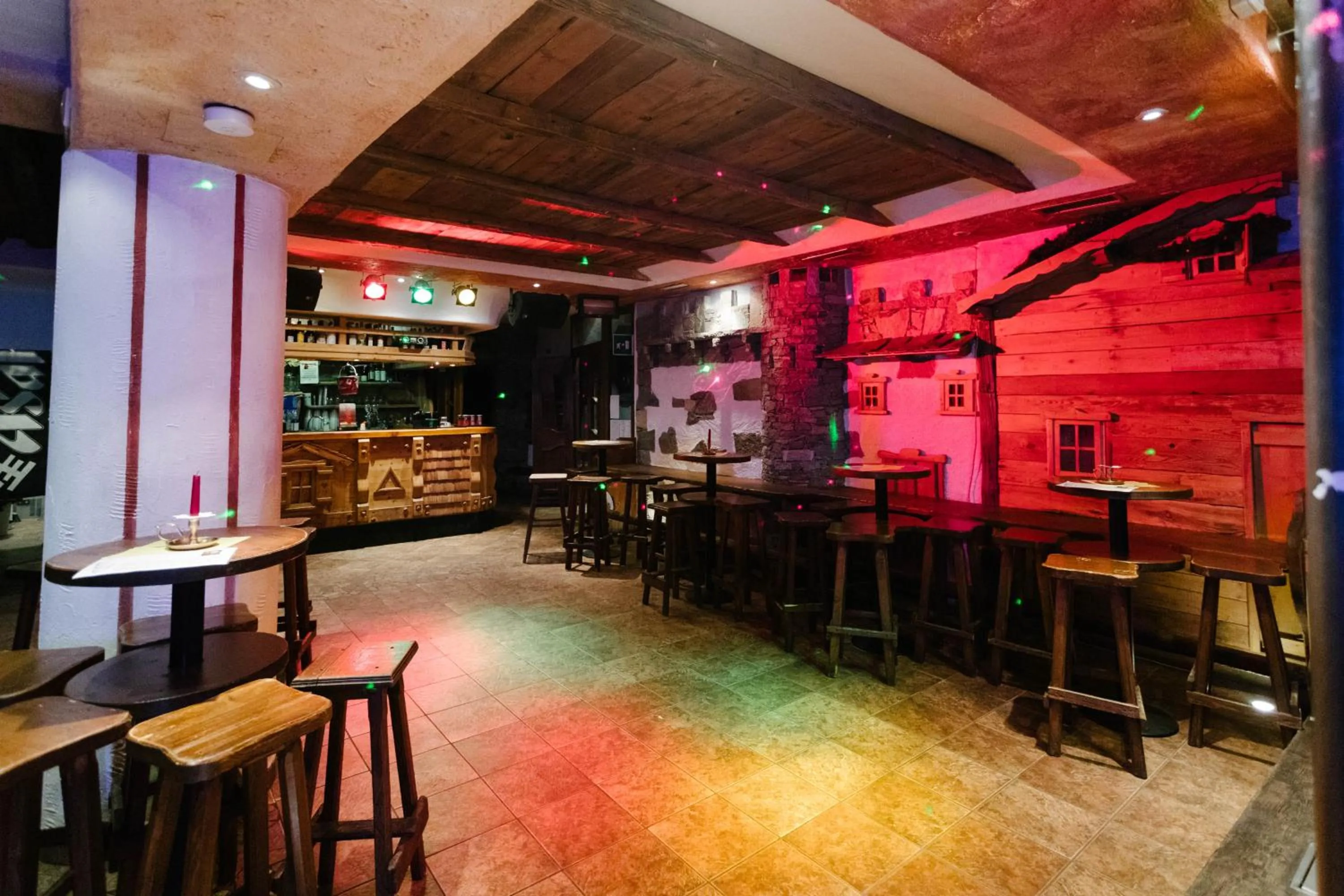 Restaurant/Places to Eat in Hotel Helvetia