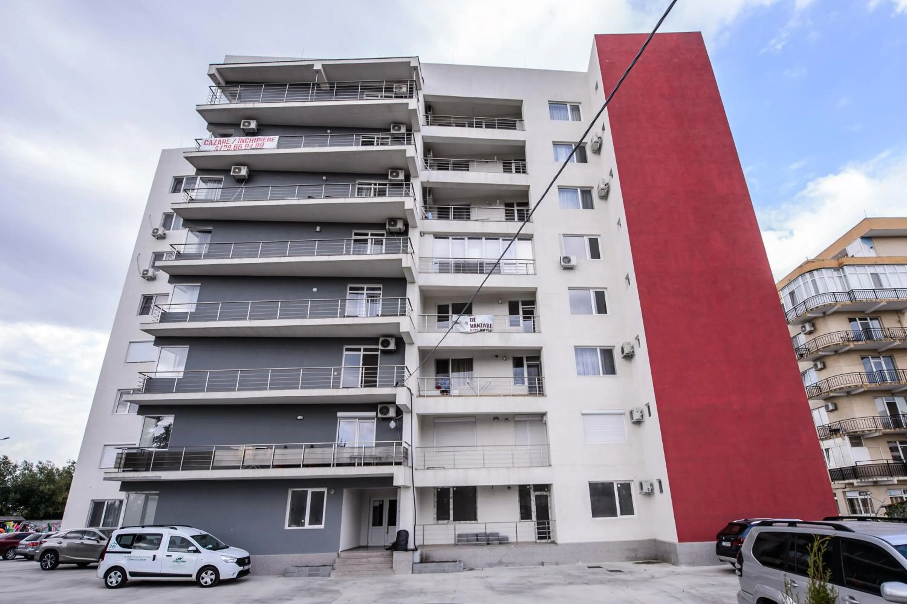 Facade/entrance in Magnum Residence