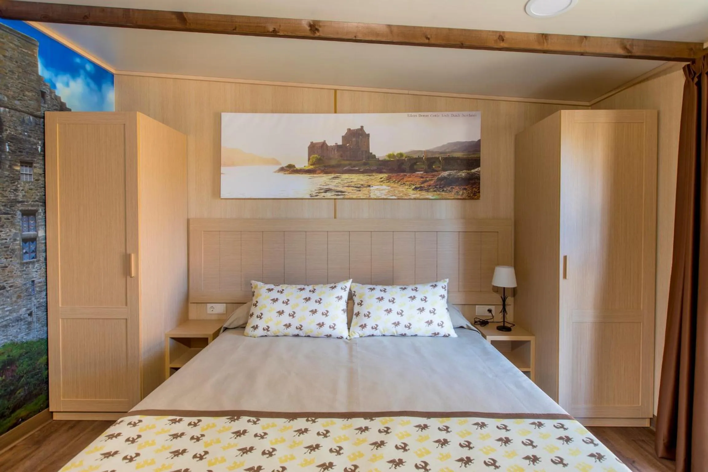 Bedroom, Bed in Magic Robin Hood