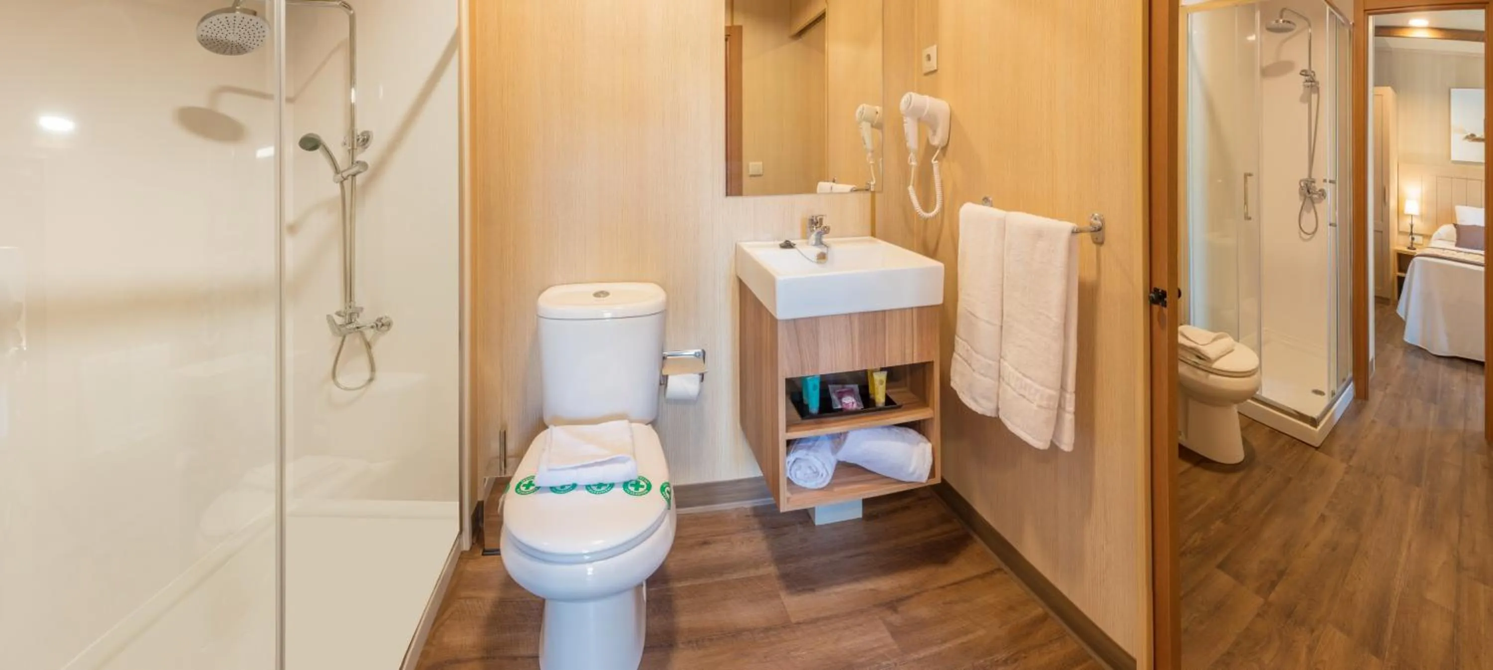 Bathroom in Magic Robin Hood